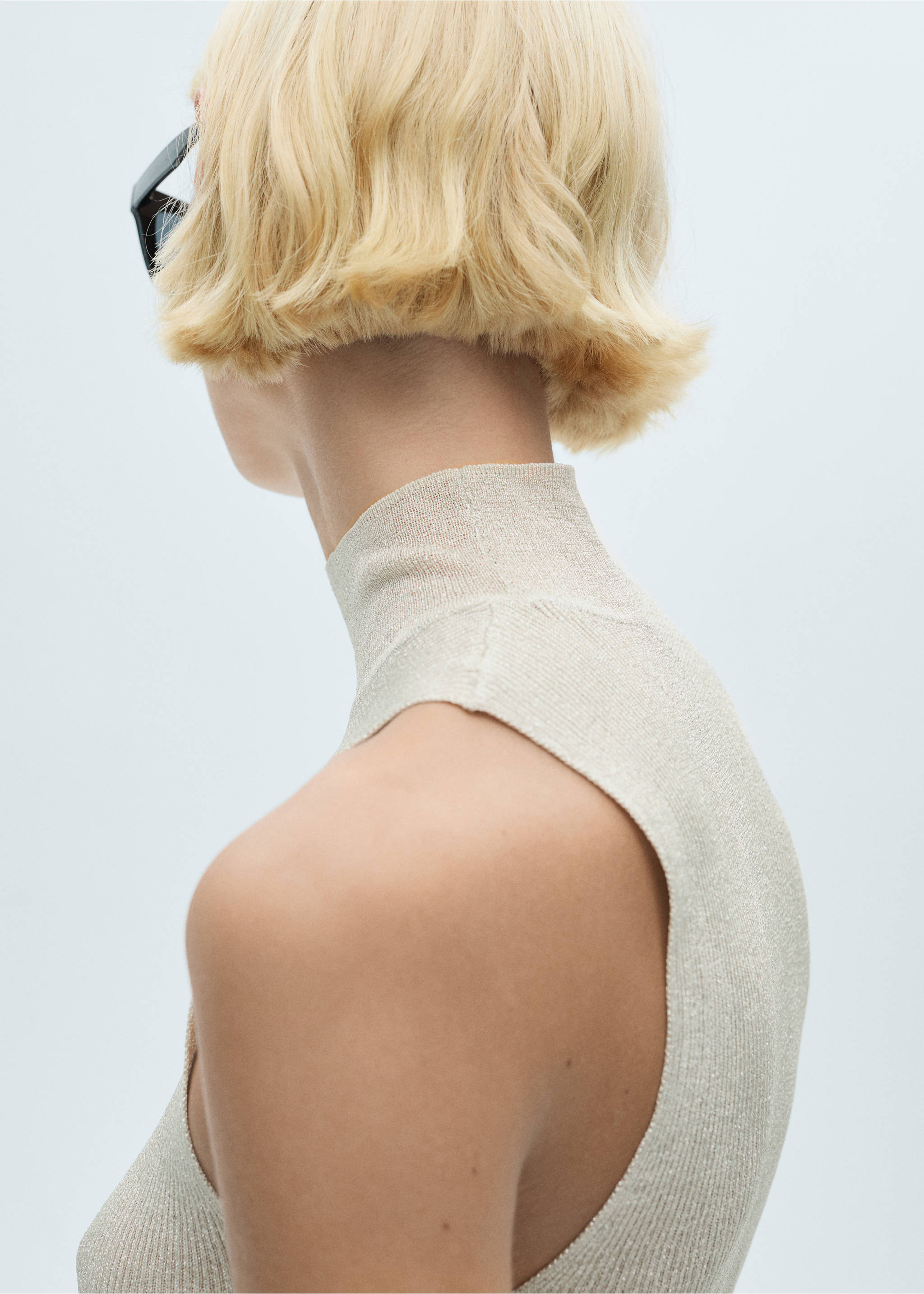 Lurex knitted top with perkins neck - Details of the article 6, Silver. Ref: 77089055-00.