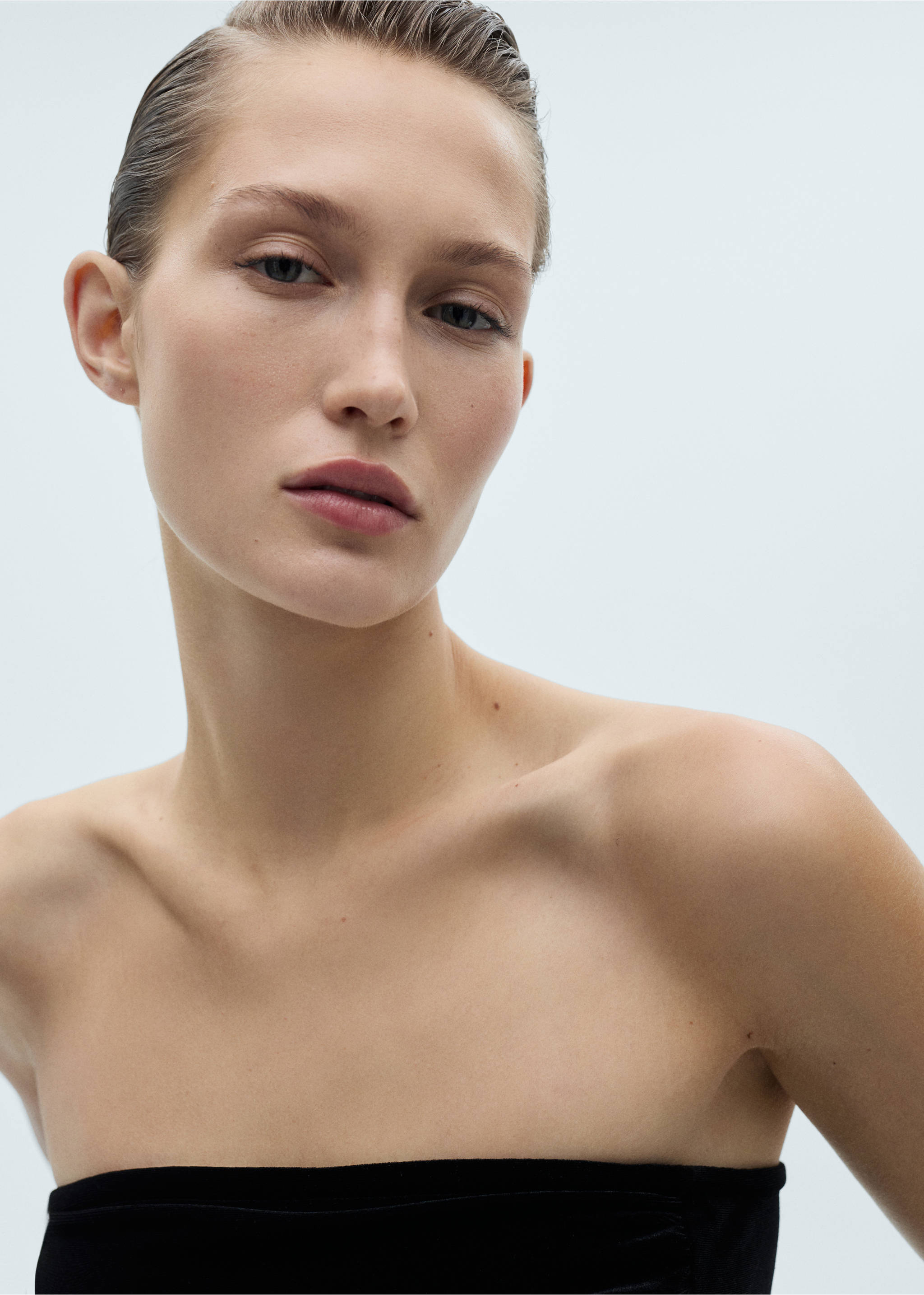 Peplum-Top mit Paillettenbesatz - Detail des Artikels 1, Schwarz. Ref: 77089057-00.