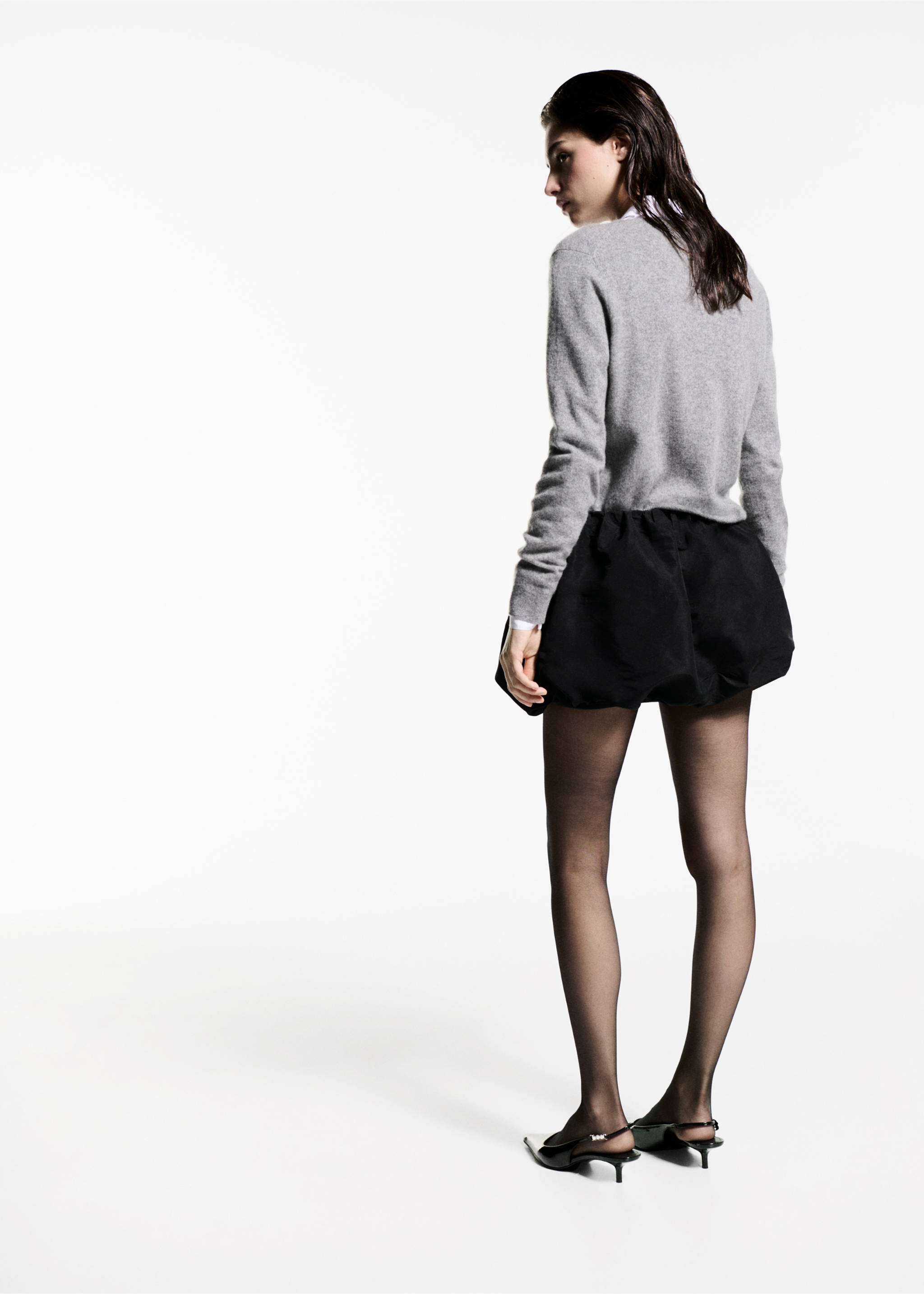 Minispódniczka bombka z niskim stanem - Tylna strona artykułu, Czarny. Ref: 77089060-00.