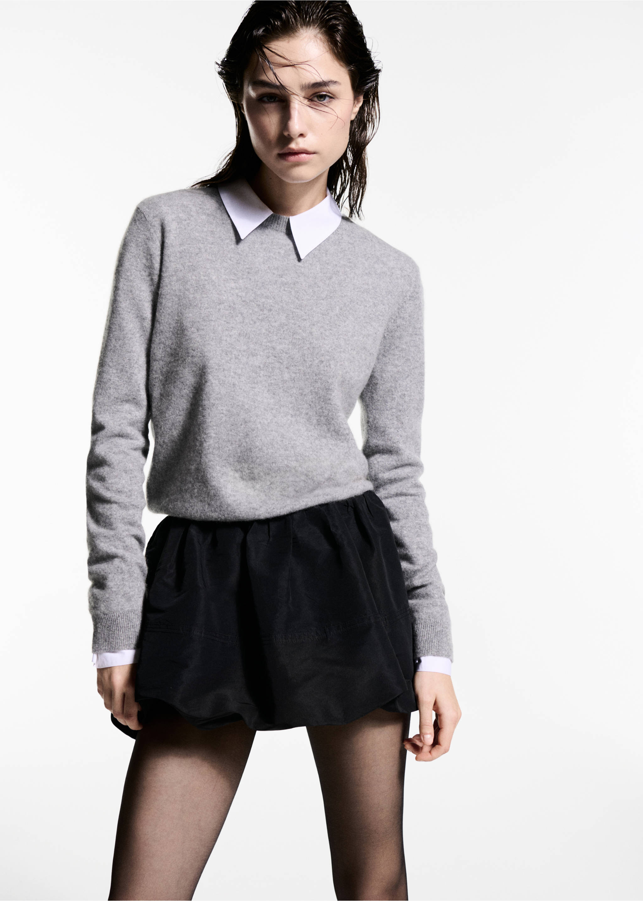 Minispódniczka bombka z niskim stanem - Szczegóły artykułu 1, Czarny. Ref: 77089060-00.