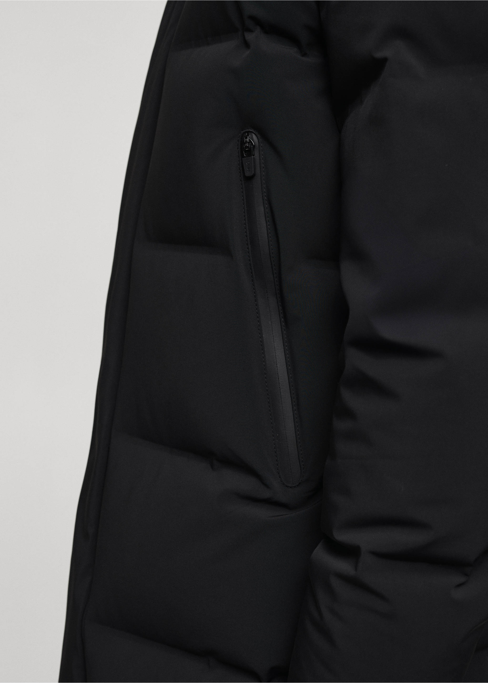 Long waterproof anorak with down and feather filling - Details of the article 6, Black. Ref: 77089226-00.
