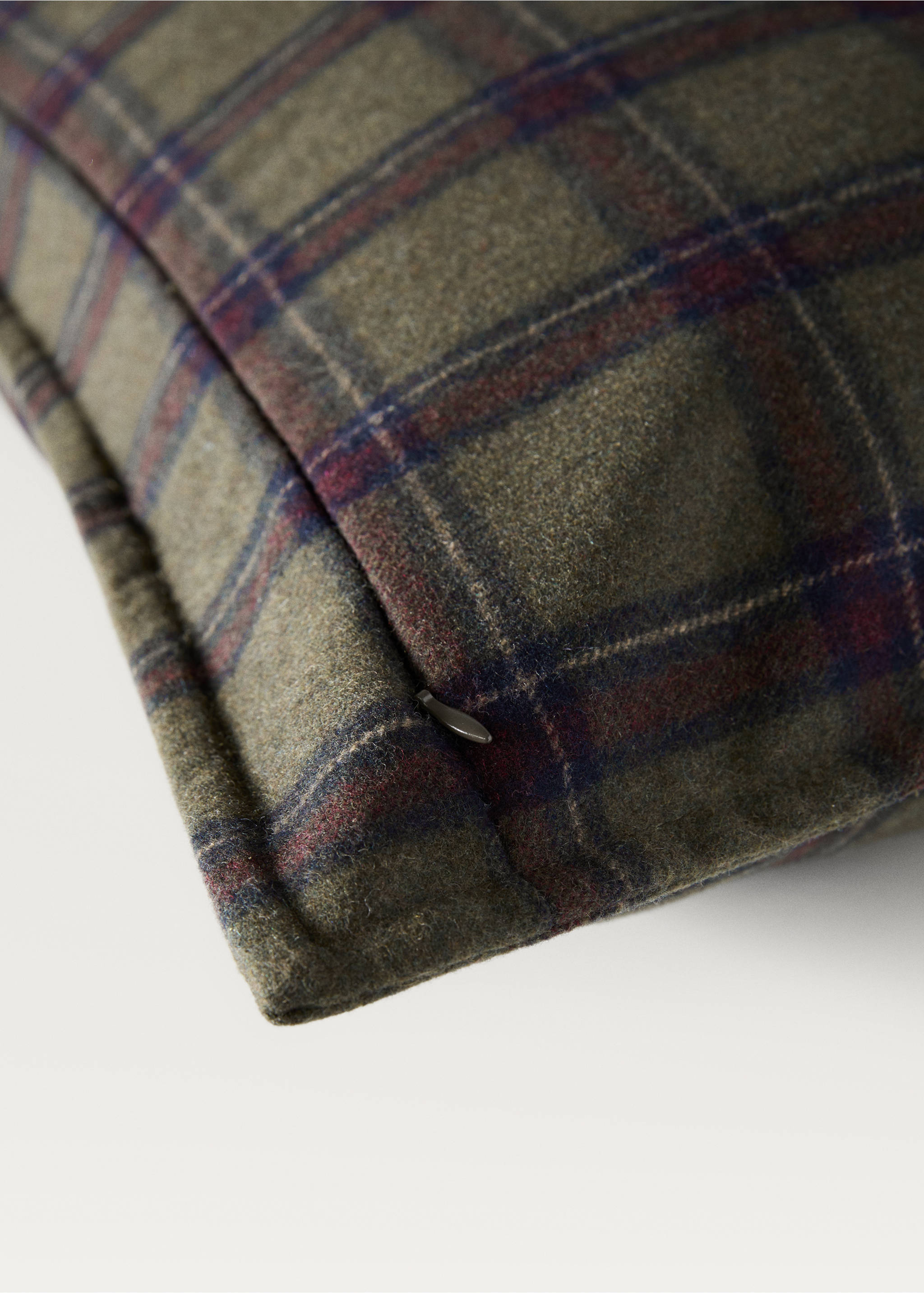 Check wool cushion cover - Details of the article 2, Green. Ref: 77089230-00.
