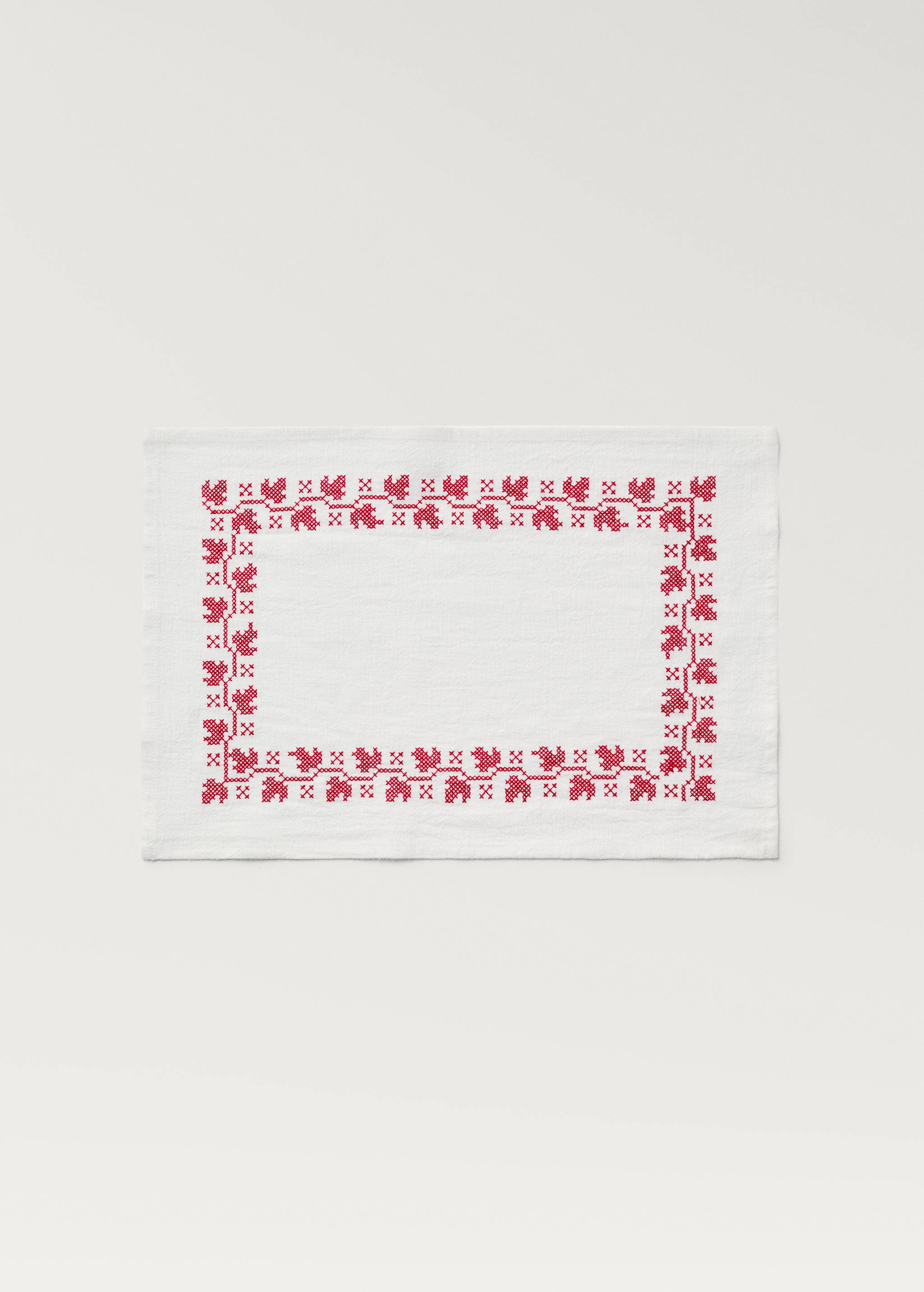 Embroidered detail placema - Article without model
