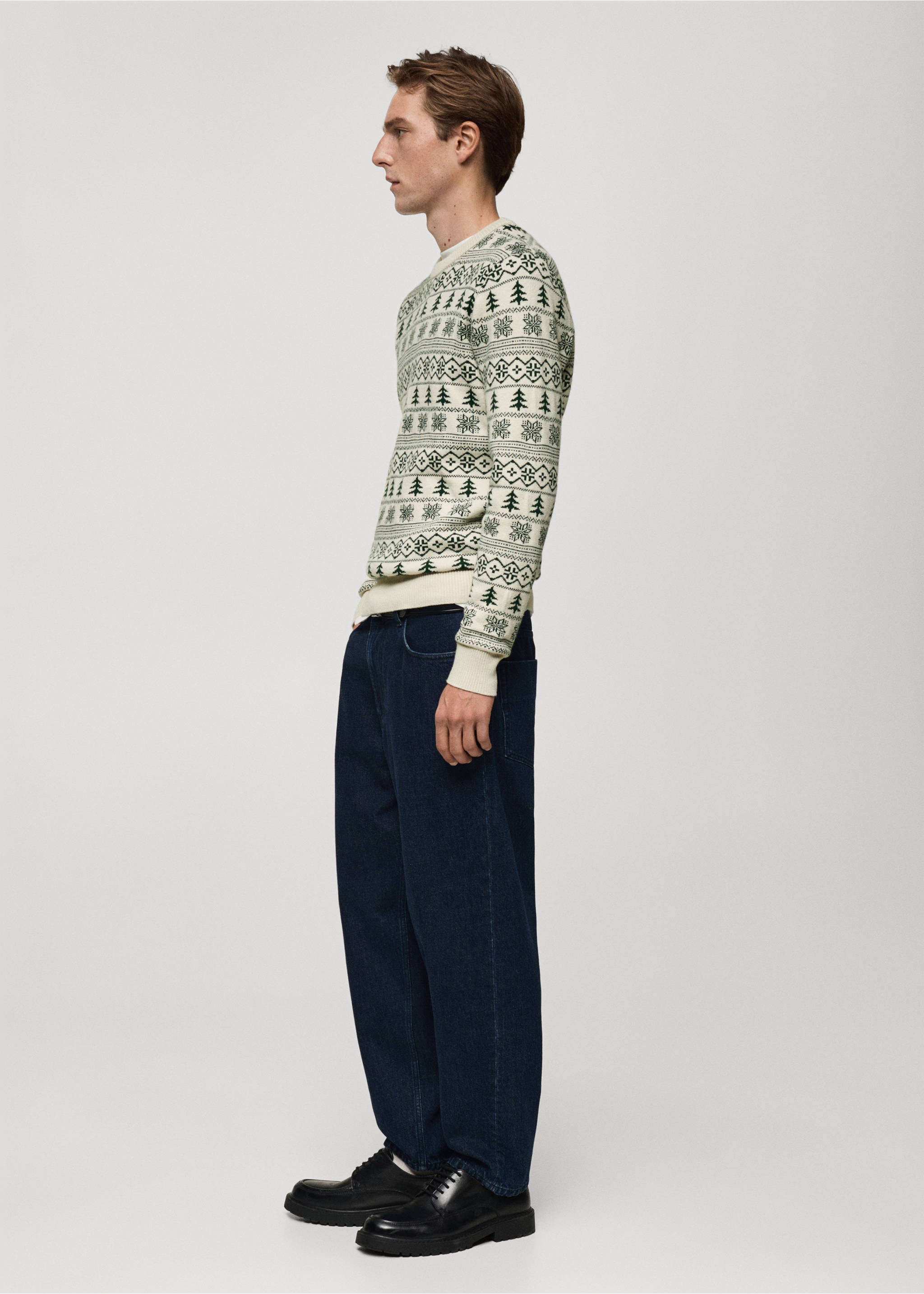 Strickpullover mit Weihnachtsprint - Detail des Artikels 2, Cremeweiß. Ref: 77089233-00.
