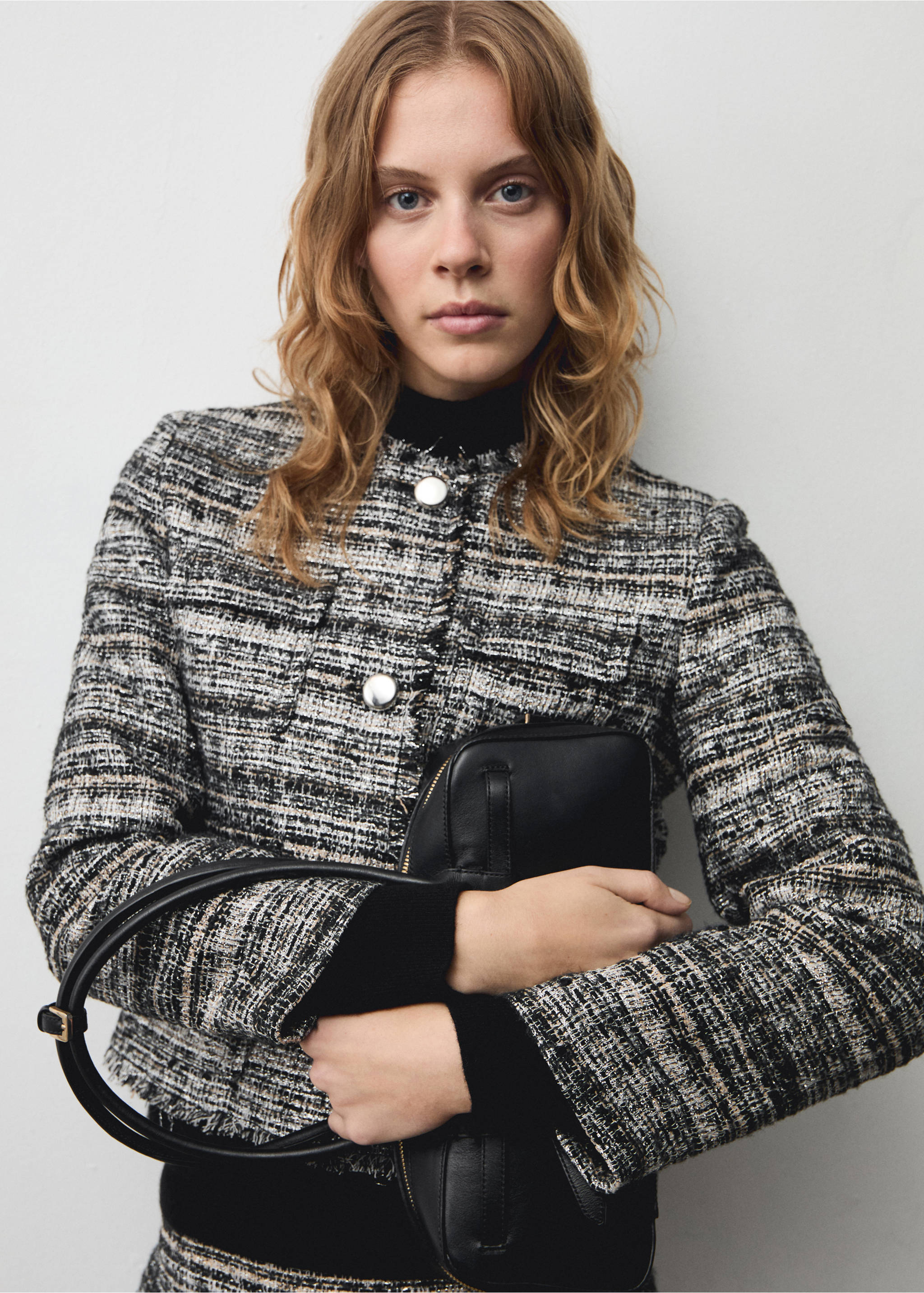 Chaqueta tweed botones metálicos - Detalle del artículo 1, Negro. Ref: 77089245-00.