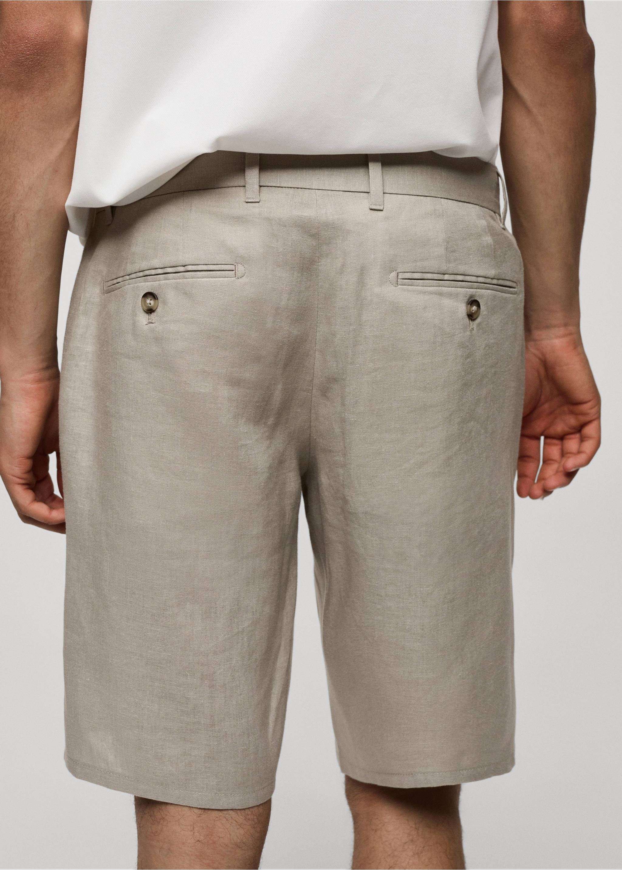 Bermuda slim-fit 100 % lin - Détail de l'article 6, Marron moyen. Ref: 77090250-00.