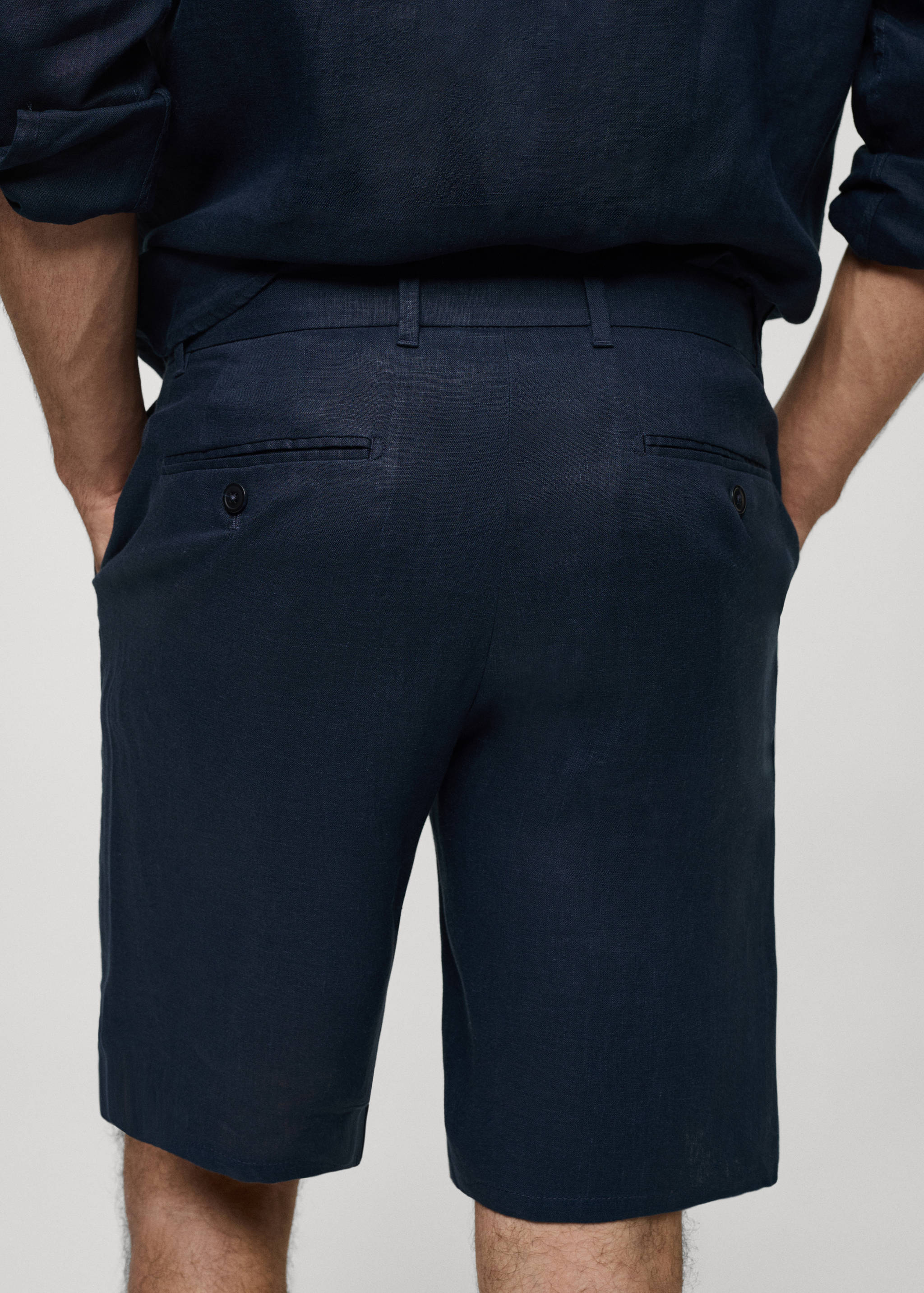 Slim-Fit-Bermudashorts aus 100 % Leinen - Detail des Artikels 6