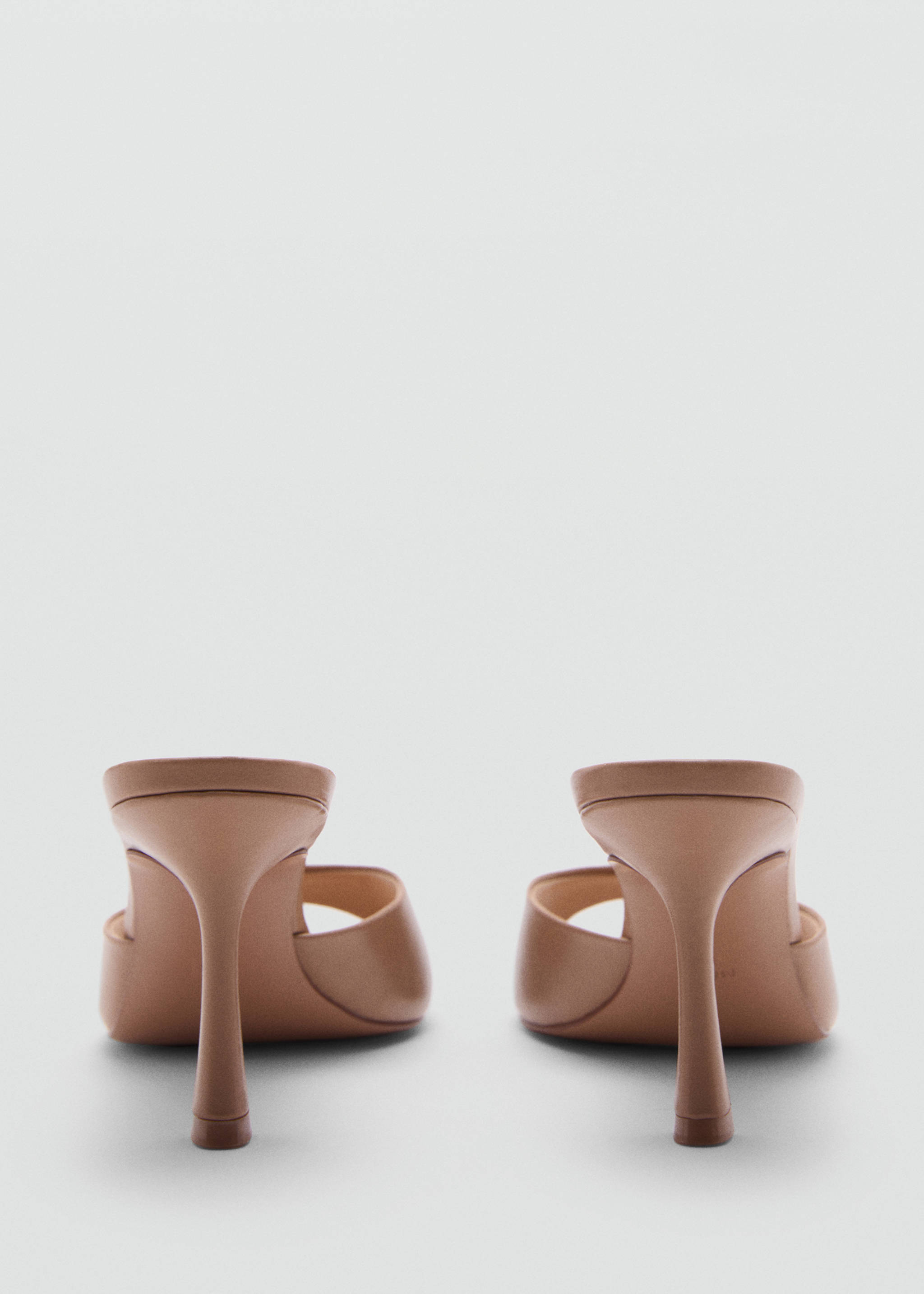 Heel non-structured sandals - Details of the article 2
