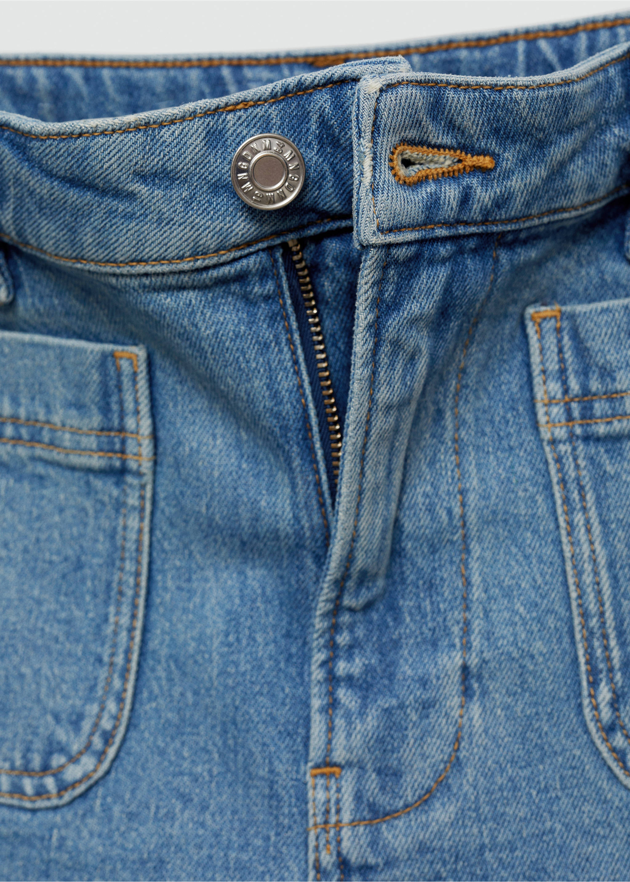 Denim shorts with pockets - Details of the article 8, Medium Blue. Ref: 77090330-00.