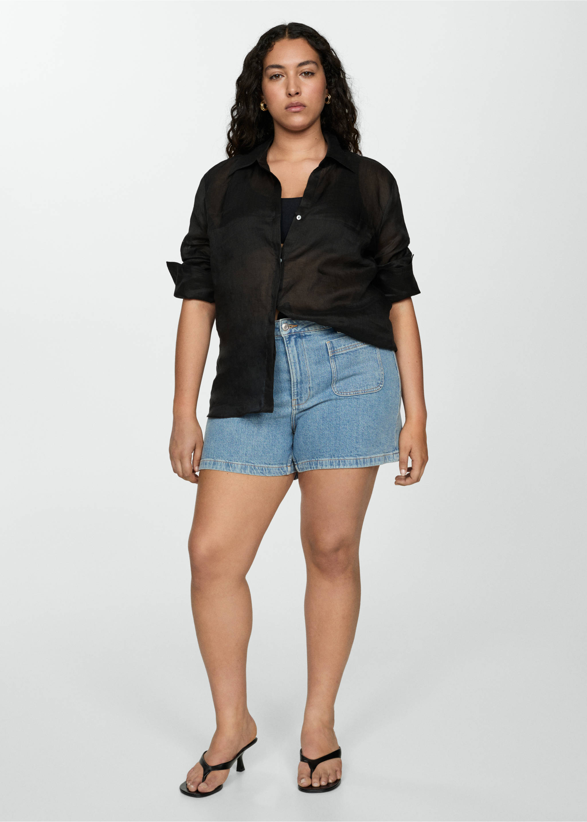 Denim shorts with pockets - Details of the article 3, Medium Blue. Ref: 77090330-00.