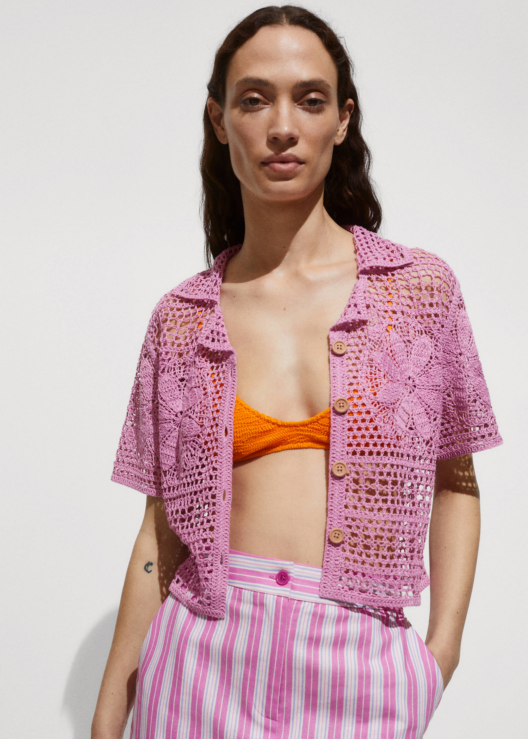 Crochet shirt with flowers - Details of the article 2