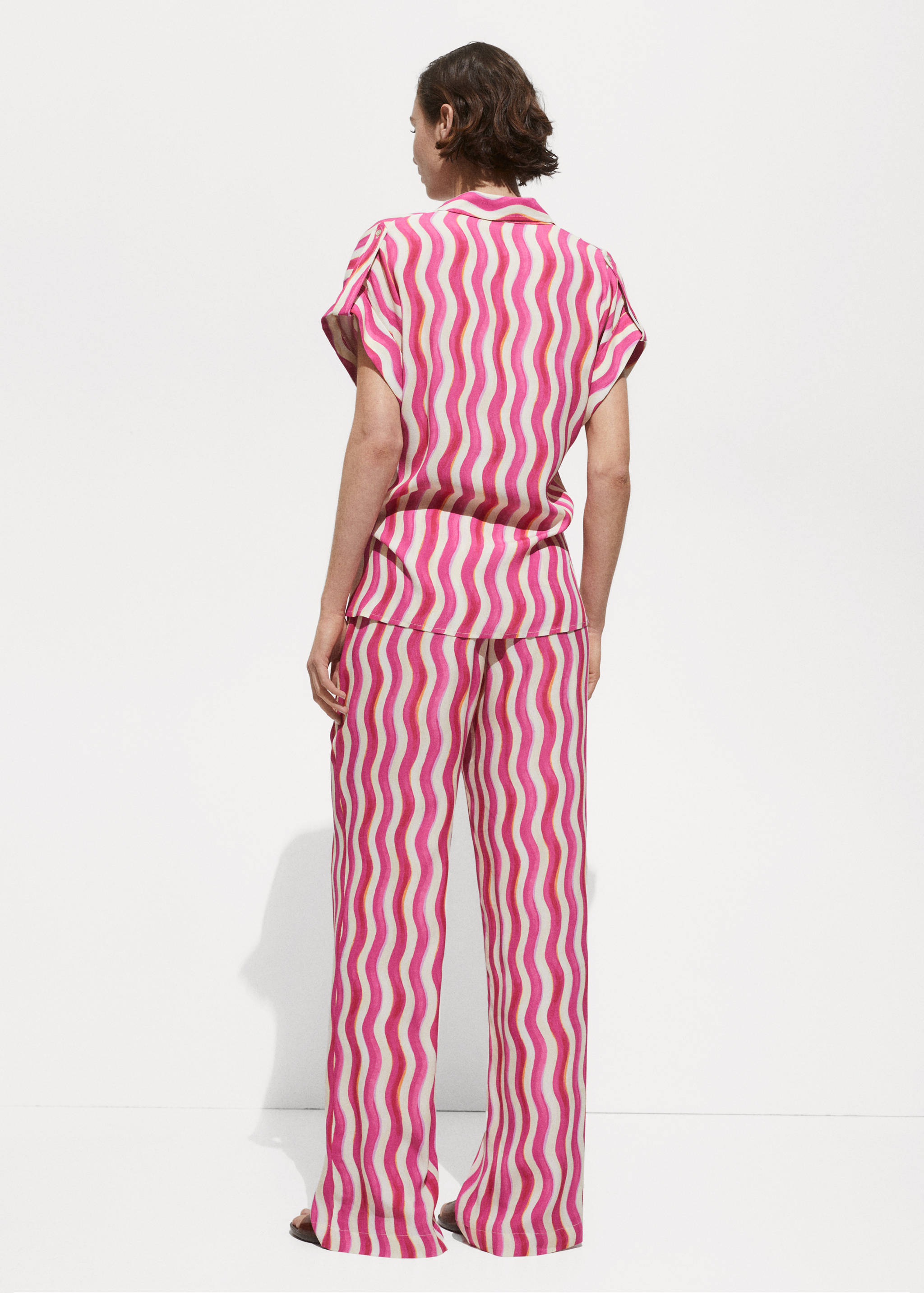 Wide leg printed pants - Reverse of the article