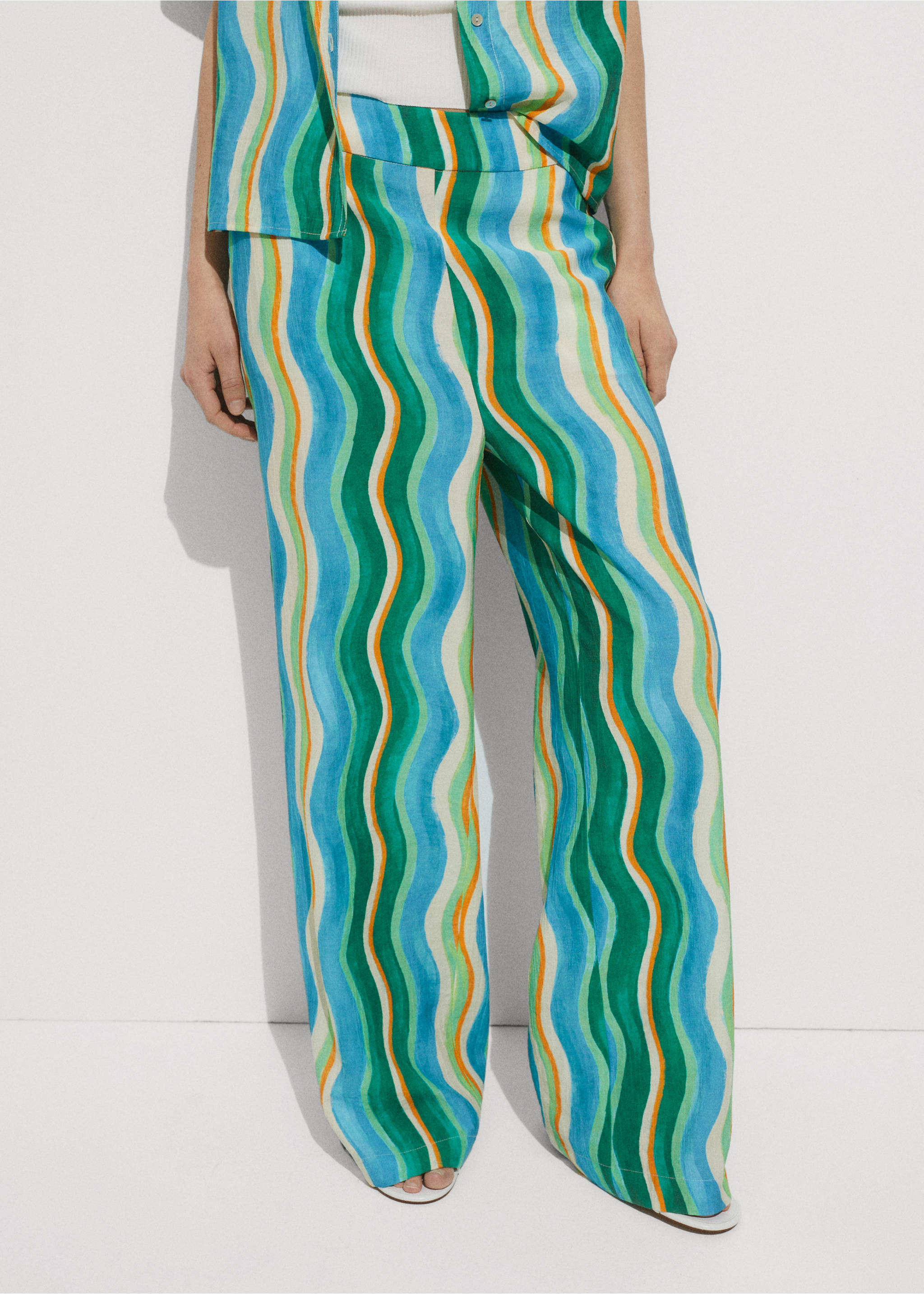 Wide leg printed trousers - Medium plane, Green. Ref: 77090344-00.