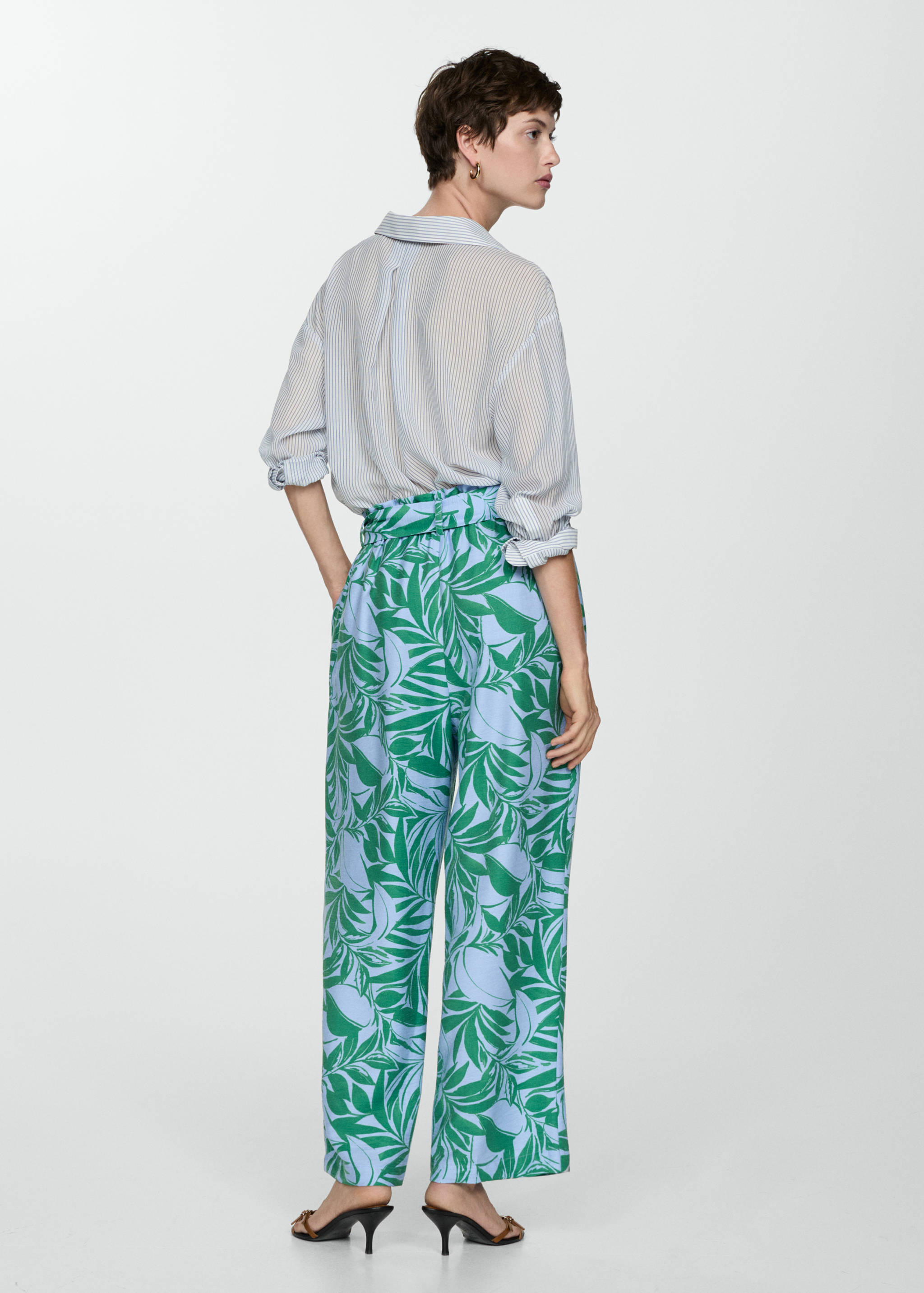 Printed trousers with bow - Reverse of the article
