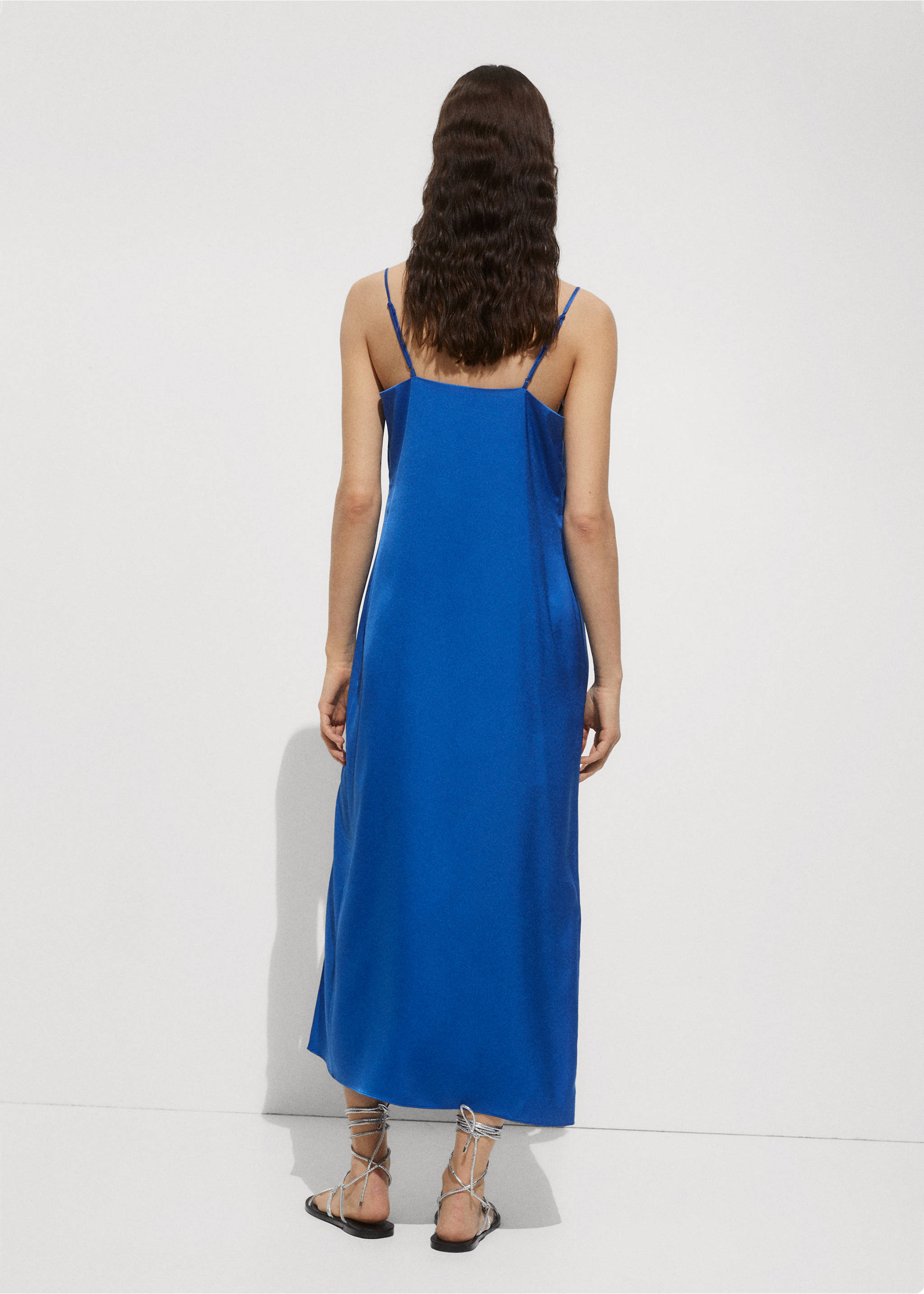 Side-slit satin dress - Reverse of the article, Blue. Ref: 77090358-00.