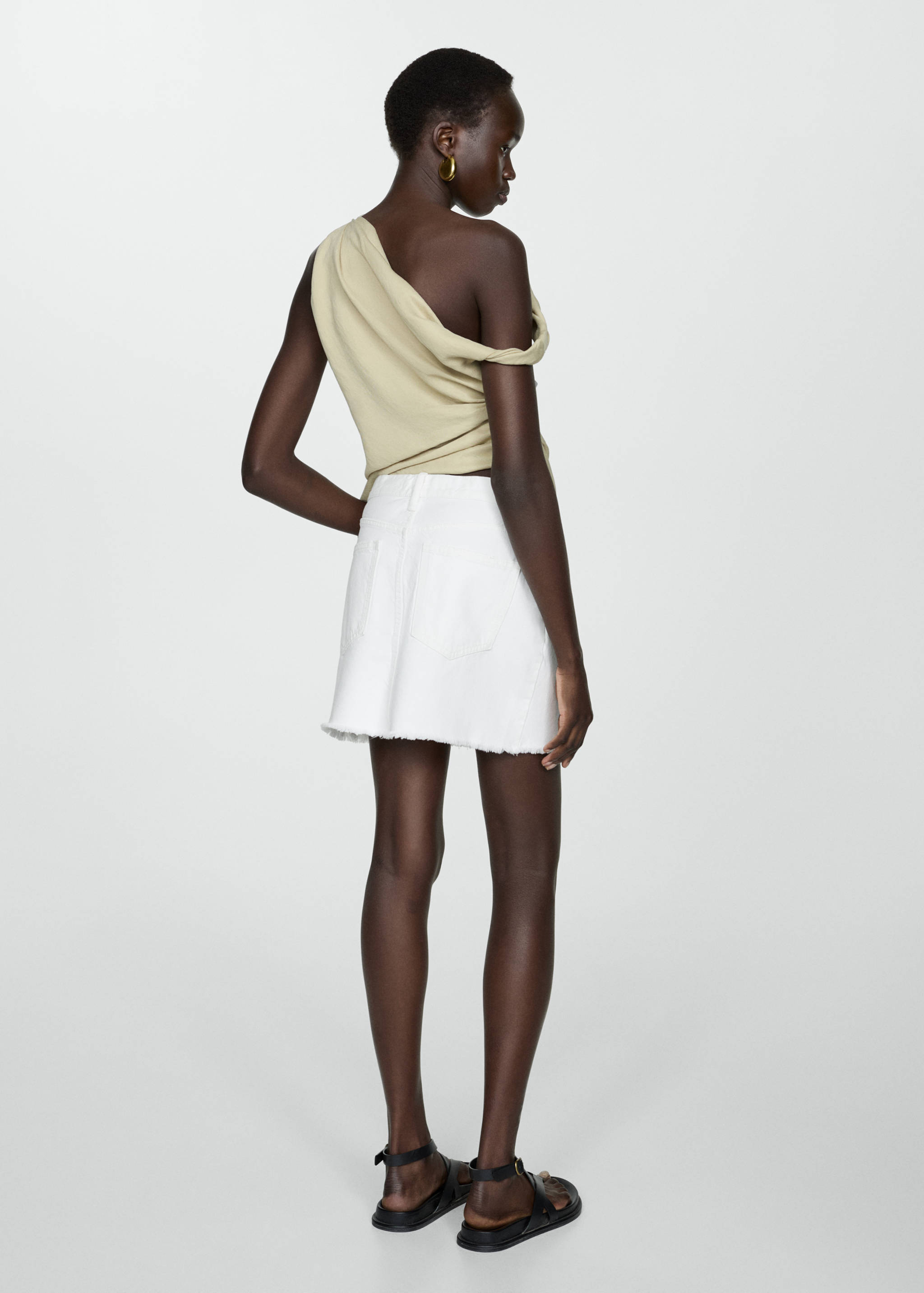 Farmer miniszoknya szakított véggel - A cikk hátulja