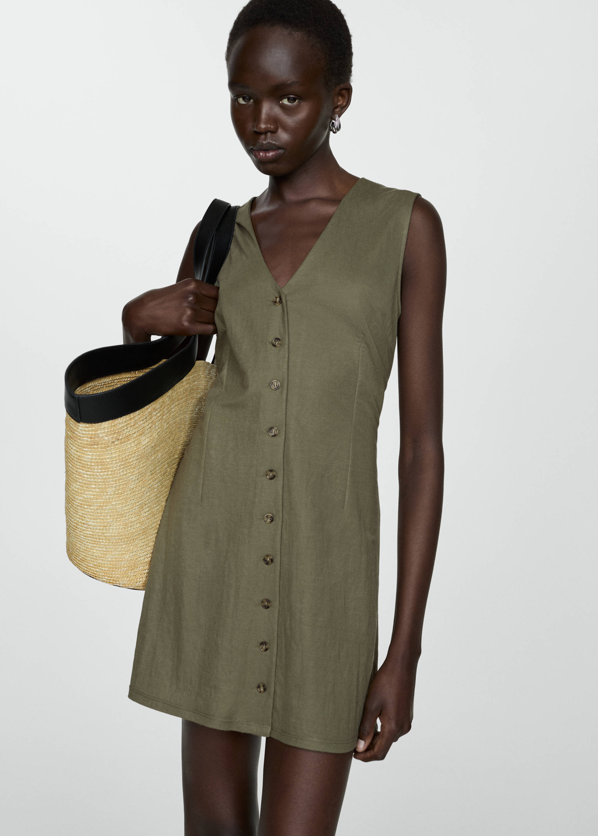 Kurzes Kleid mit Knöpfen - Mittlere Ansicht