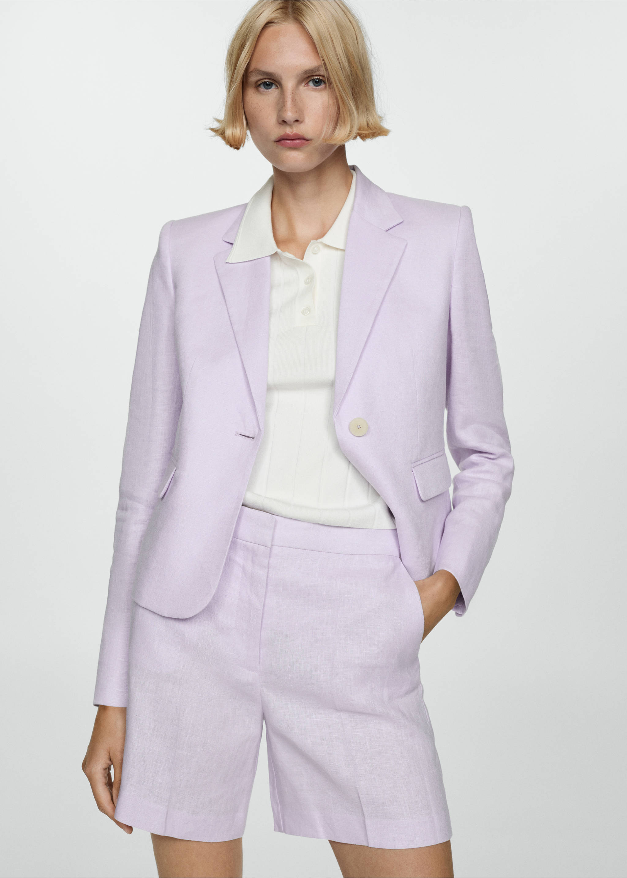 Straight-fit linen shorts - Medium plane, Light/Pastel Purple. Ref: 77090369-00.