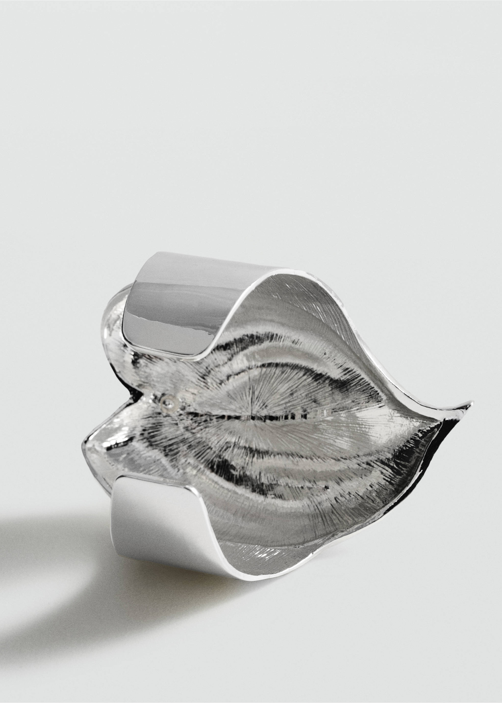 Brazalete maxi hoja - Plano medio, Plata. Ref: 77090373-00.