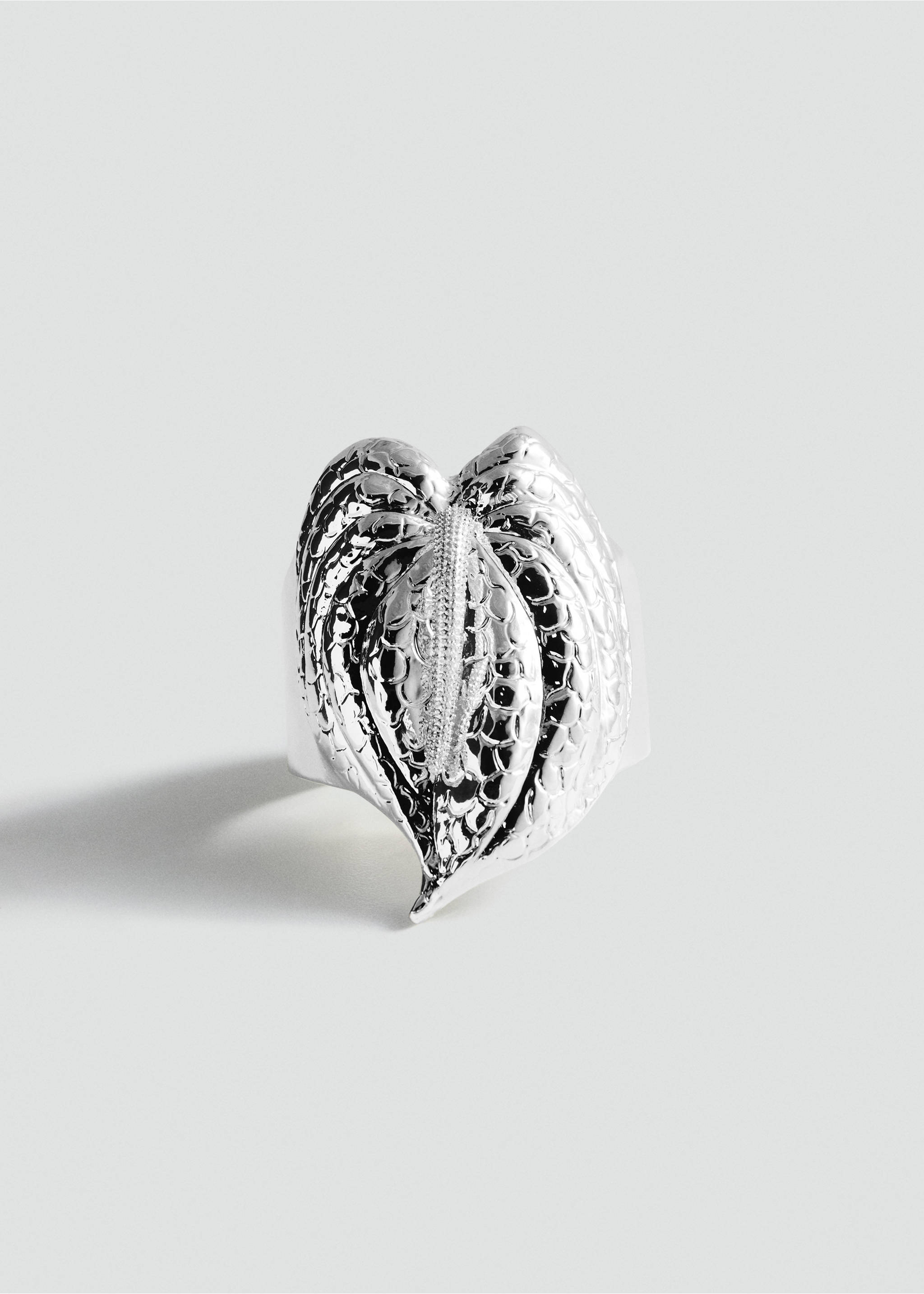 Maxi-Blatt-Armreif - Artikel ohne Model, Silber. Ref: 77090373-00.