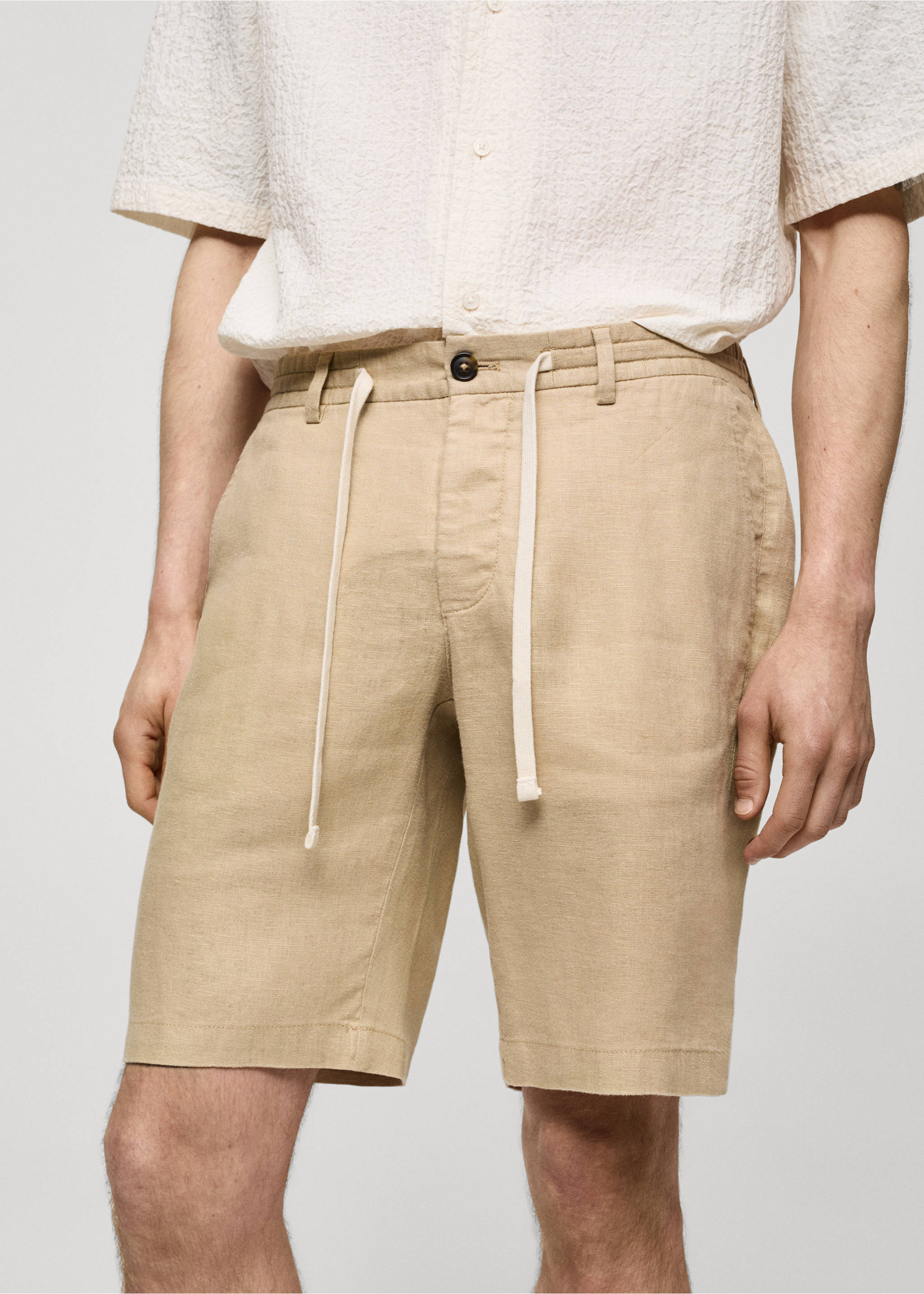 100% linen bermuda shorts with drawstring - Details of the article 1, Beige. Ref: 77090561-00.