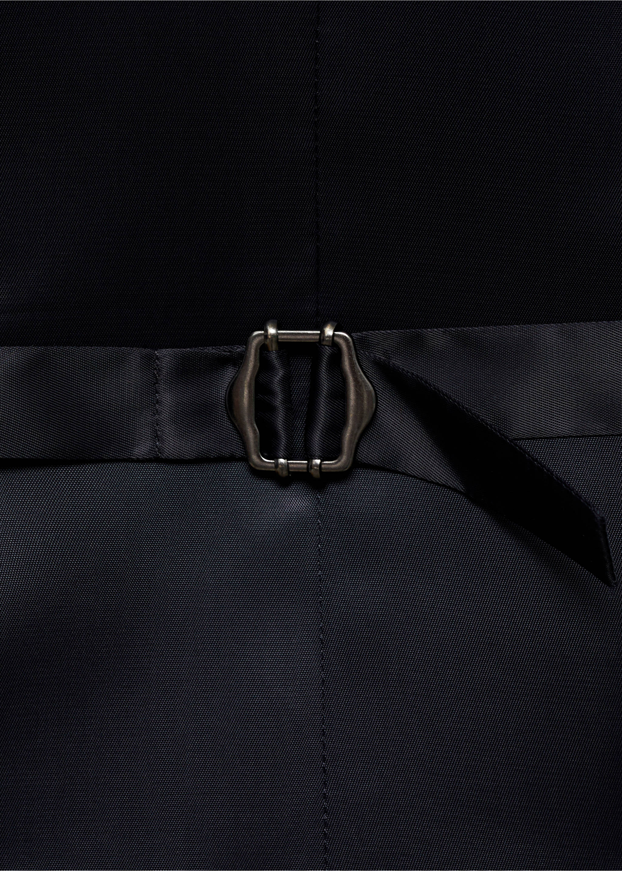 Armilla vestit slim fit teixit strech - Detall de l'article 0, Blau marí fosc. Ref: 77090567-00.