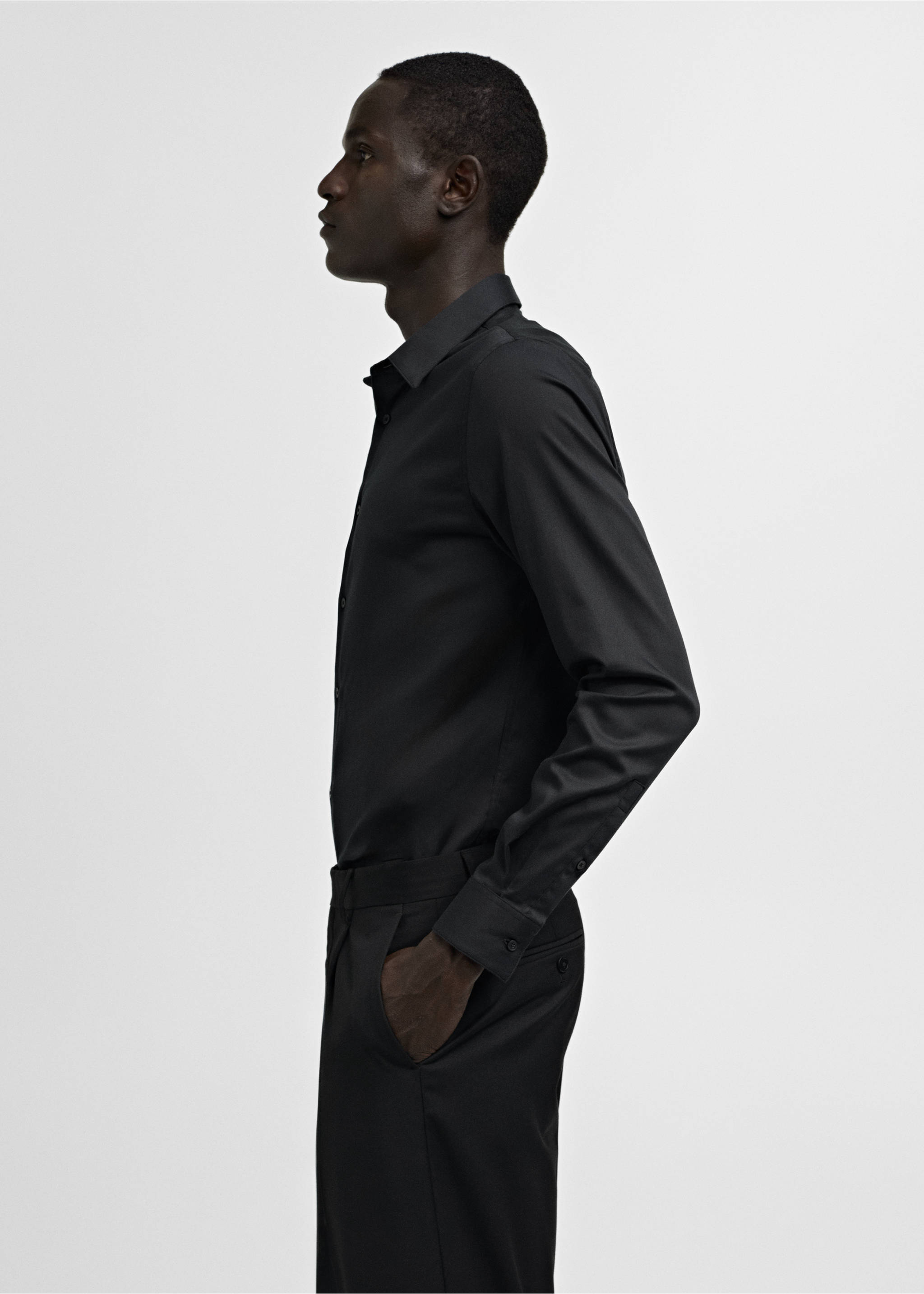 Super slim-fit poplin suit shirt - Details of the article 2, Black. Ref: 77090568-00.