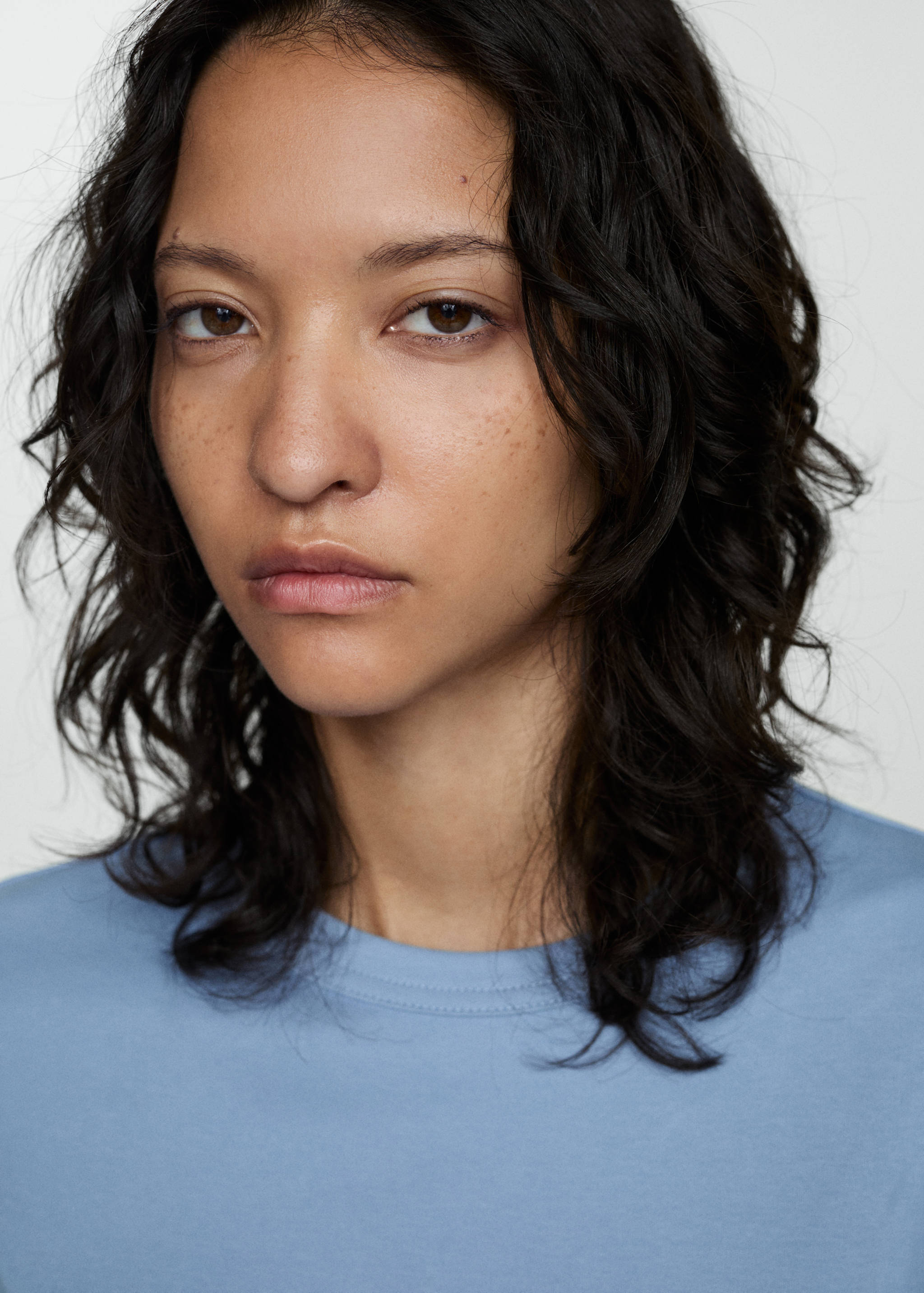 Short-sleeved cotton t-shirt - Details of the article 1