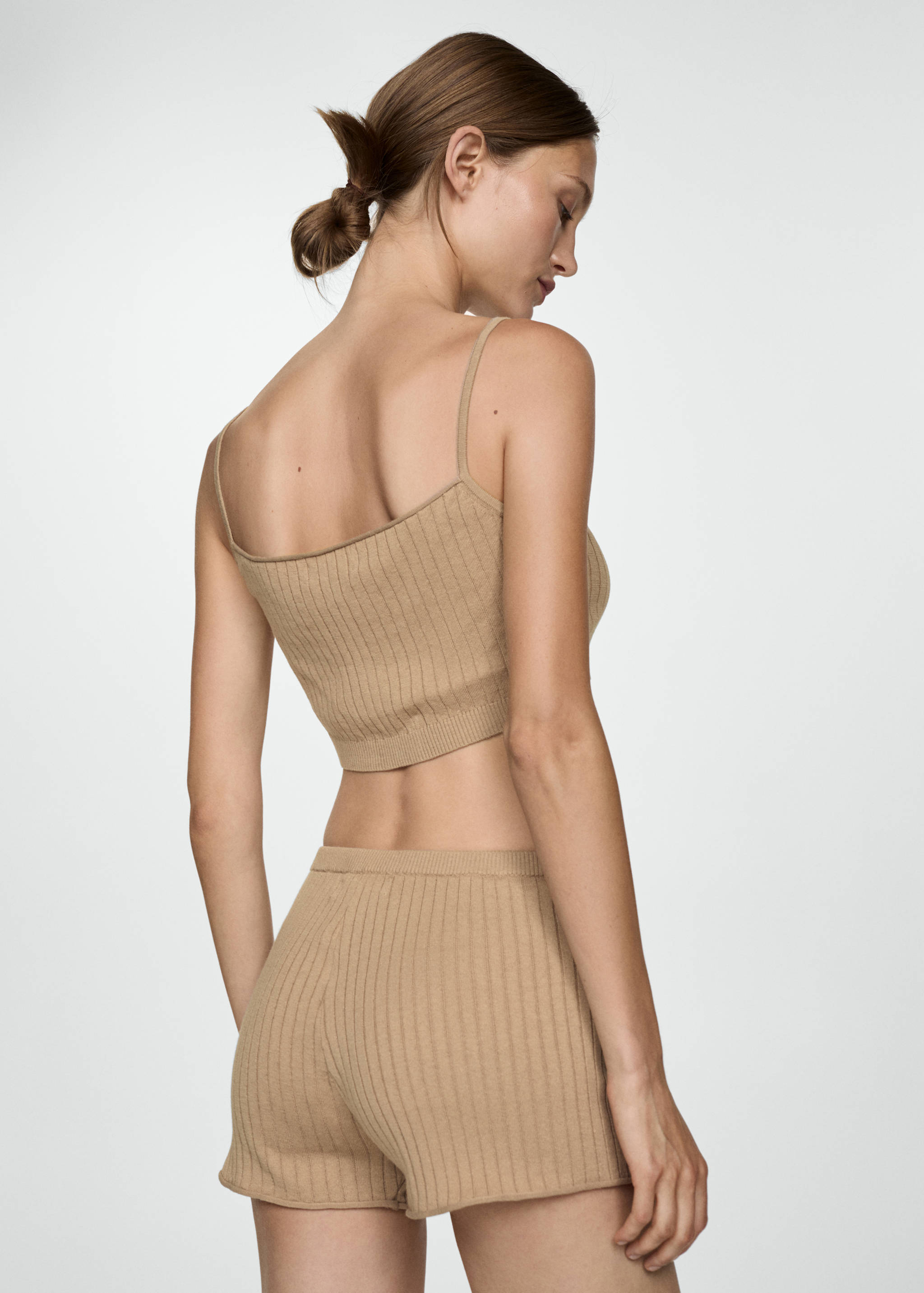 Ribbed knitted shorts - Reverse of the article