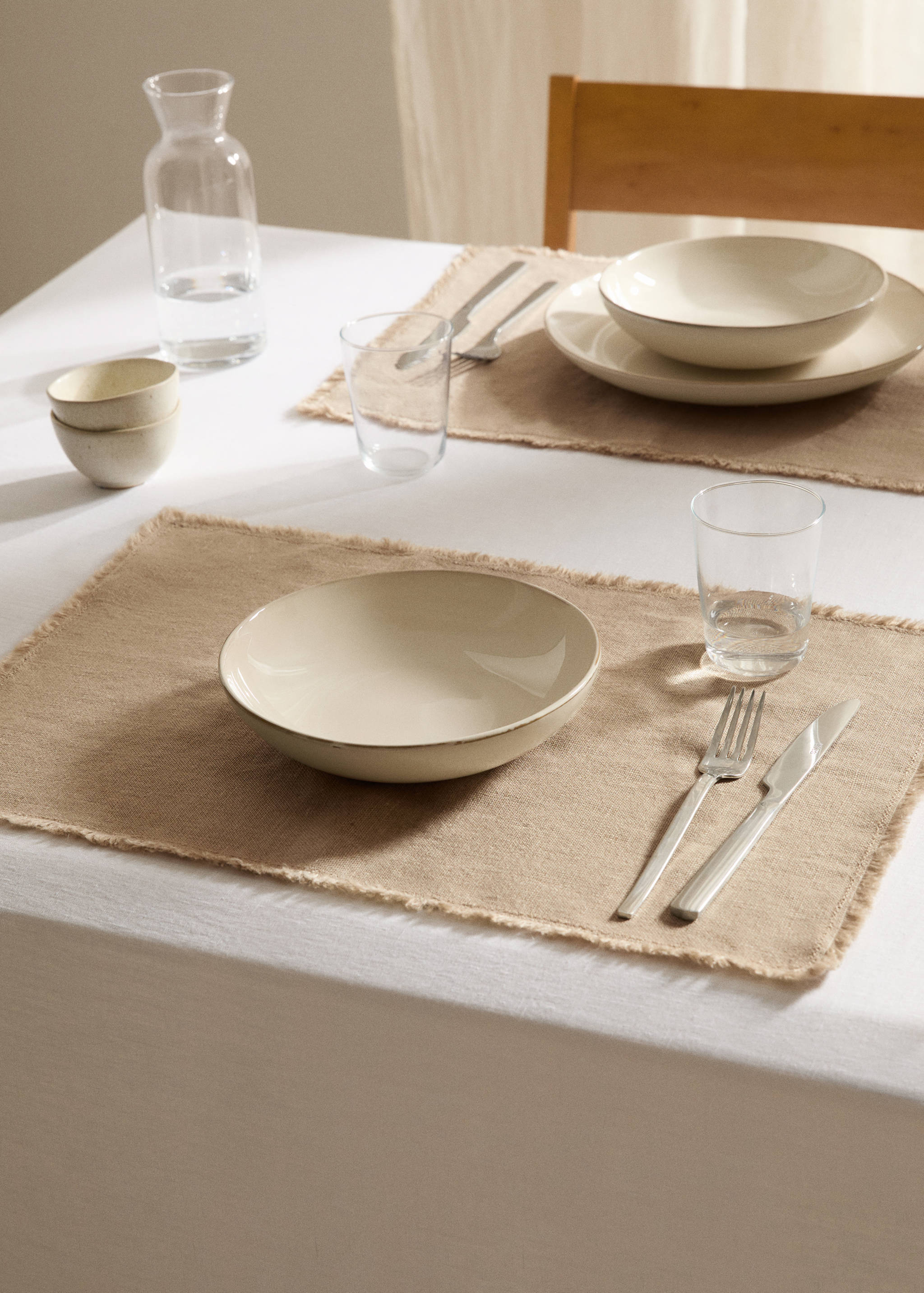 100% linen fringed placemat - General plane