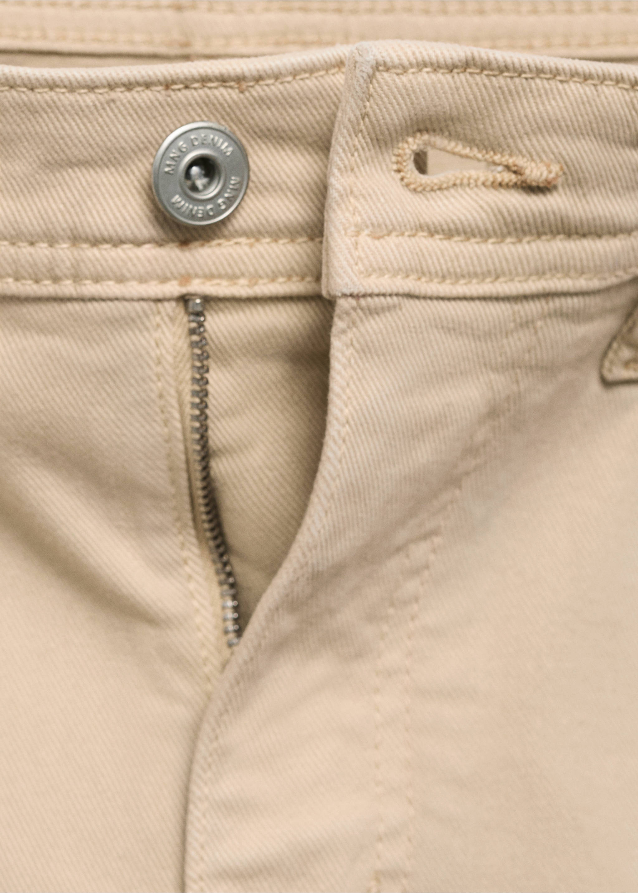 Bermuda en jean slim fit - Détail de l'article 8, Beige. Ref: 77090595-00.
