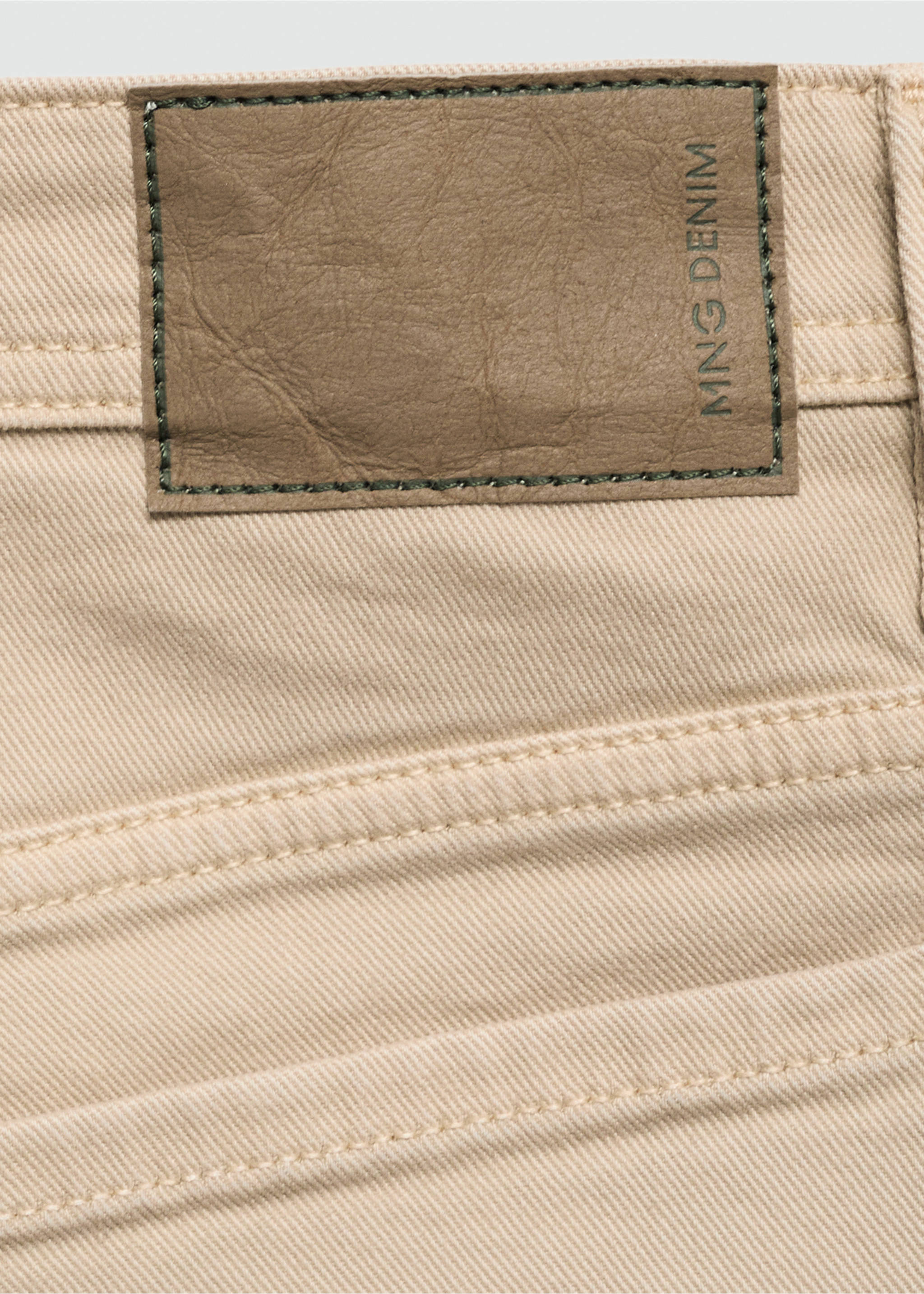 Bermuda en jean slim fit - Détail de l'article 0, Beige. Ref: 77090595-00.