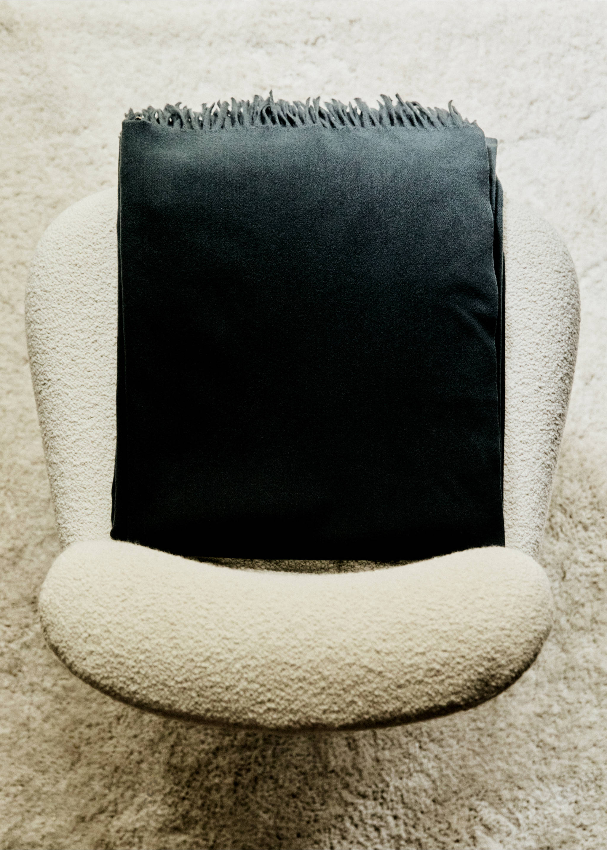 Jemná deka s třásněmi - Detail zboží 6, Petrolejová modrá. Ref: 77090598-00.