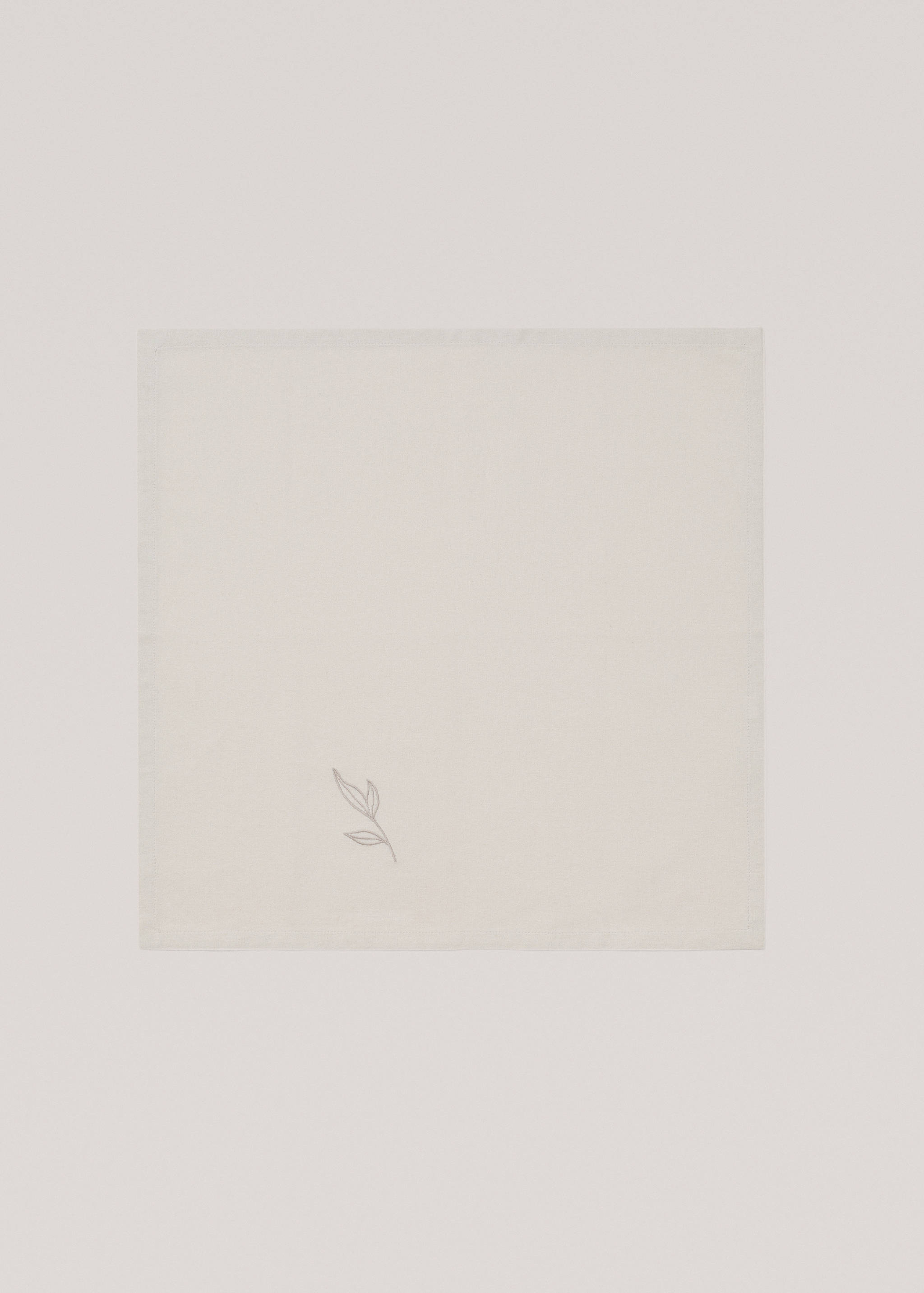 Cotton napkin with embroidered leaves - Details of the article 1