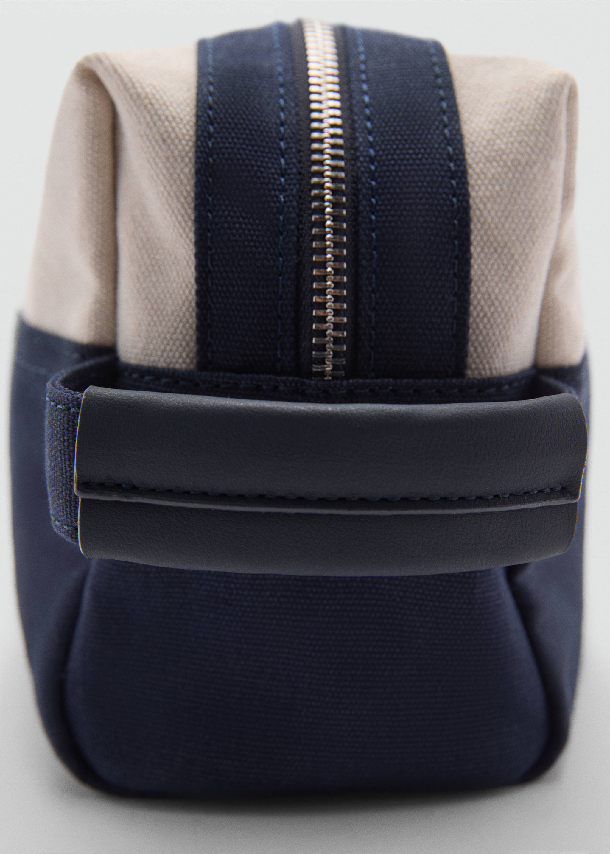 Textured cotton cosmetic bag - Details of the article 1, Off White. Ref: 77090610-00.