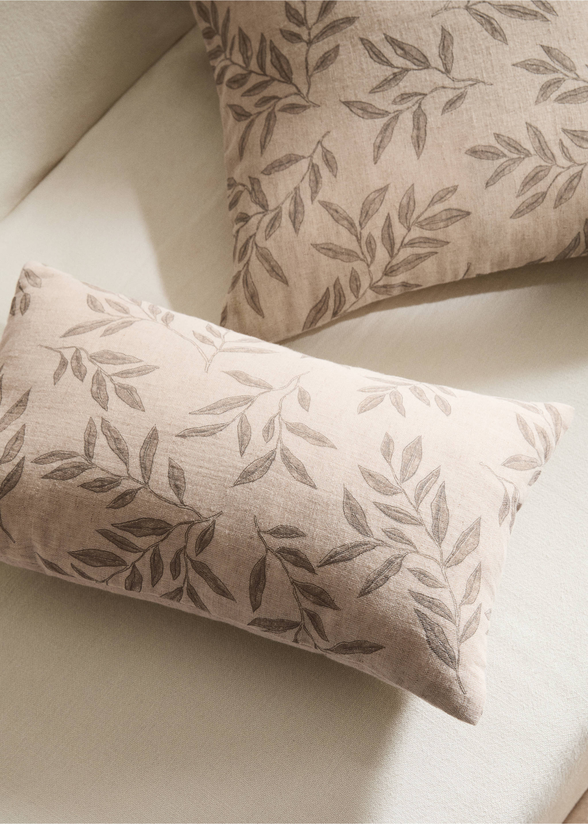 Housse de coussin coton lin fleurs 30x50 cm - Plan général, Marron clair/pastel. Ref: 77090613-00.