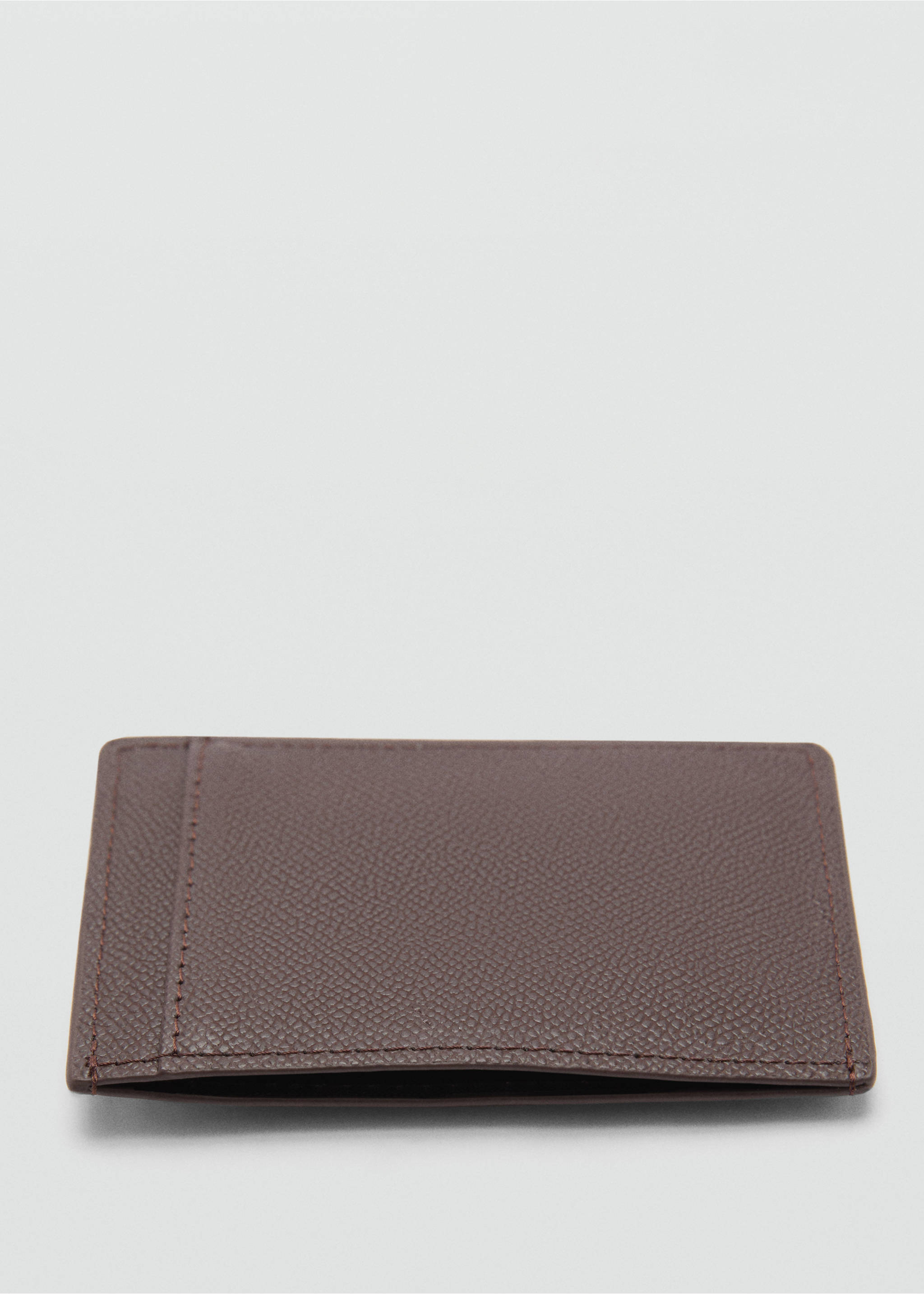 Anti-contactless peaked card holder - Details of the article 1, Chocolate. Ref: 77090624-00.