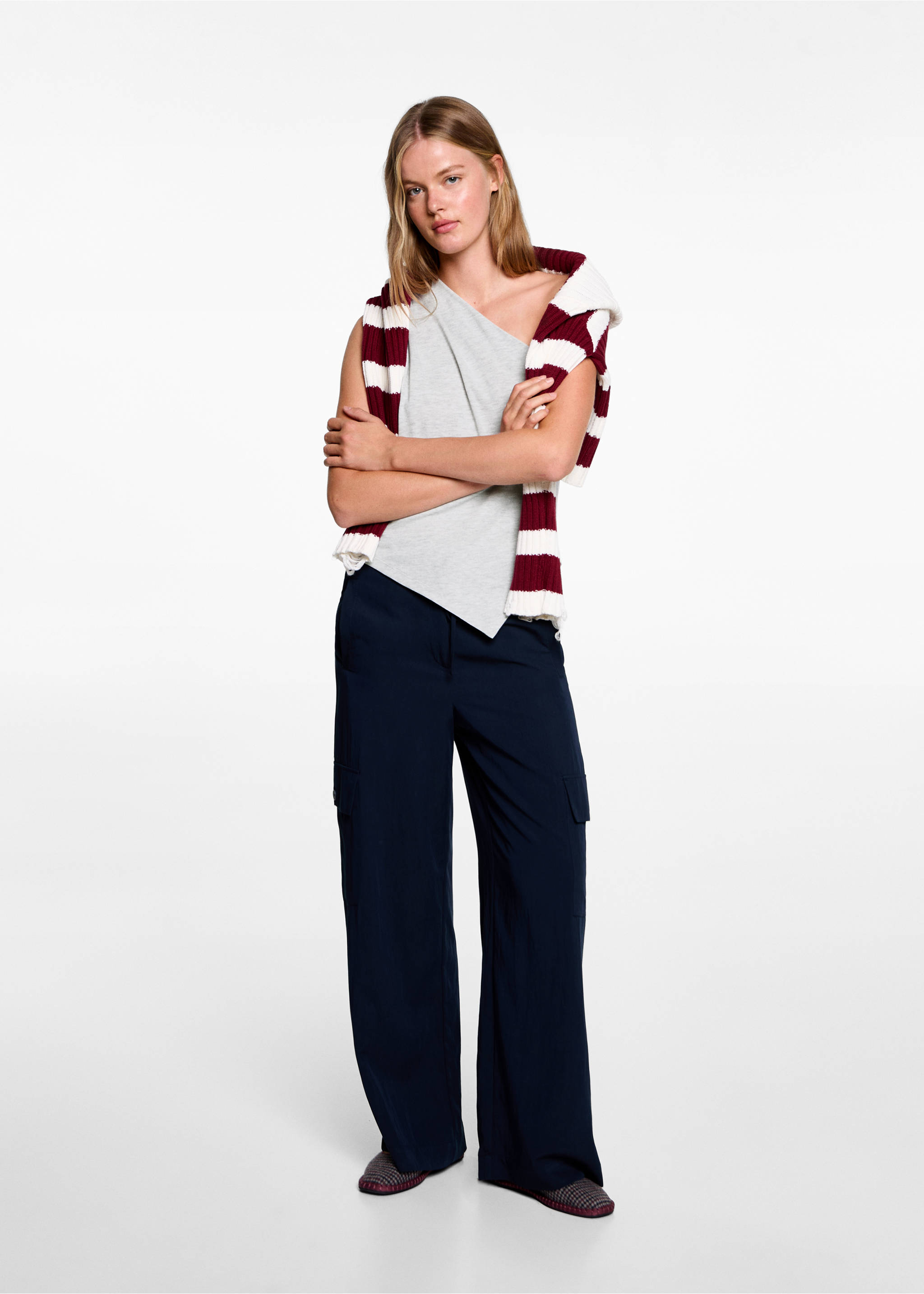 Top motif asymétrique - Plan général, Gris chiné moyen. Ref: 77090637-00.