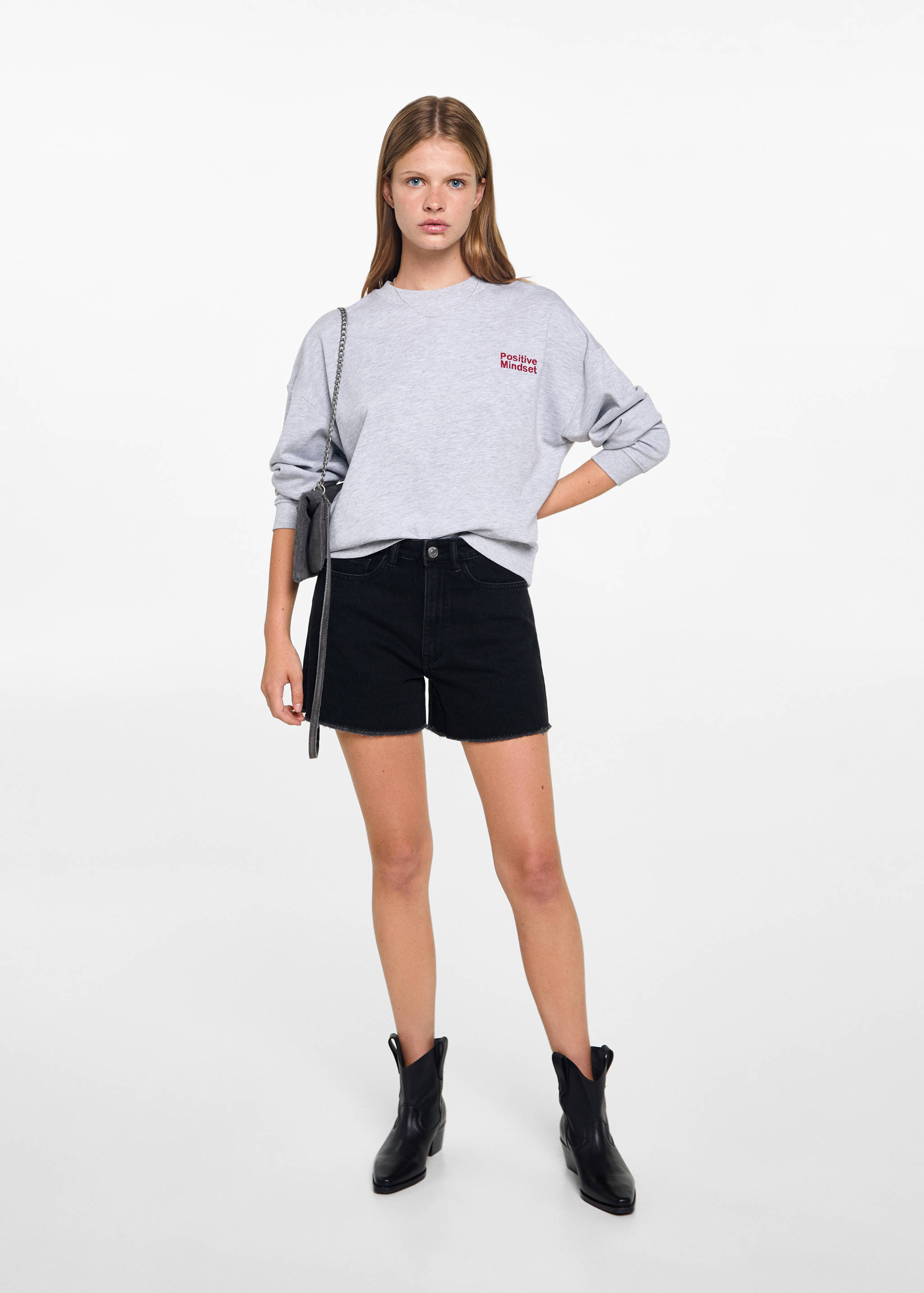 Jeansshorts mit ausgefranstem Saum - Allgemeine Ansicht