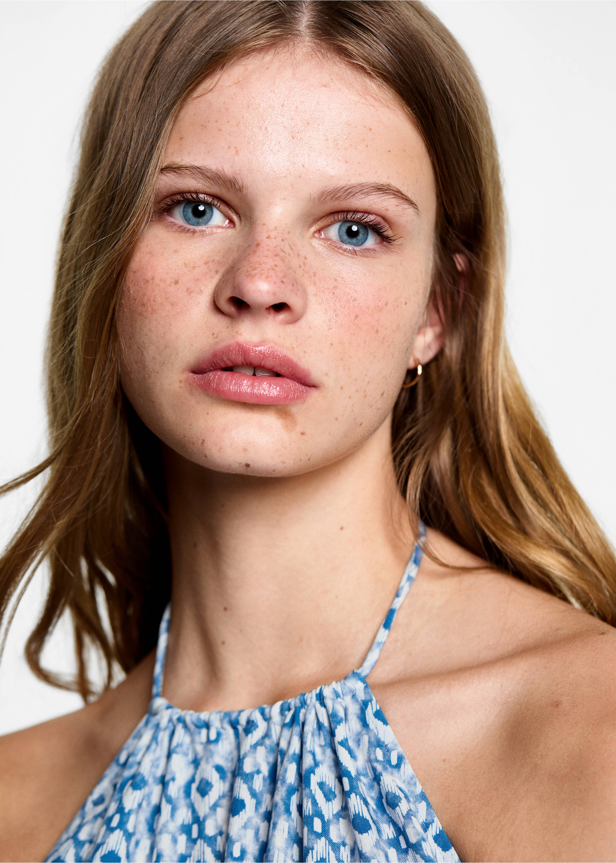 Printed short dress - Details of the article 1, Off White. Ref: 77090641-00.