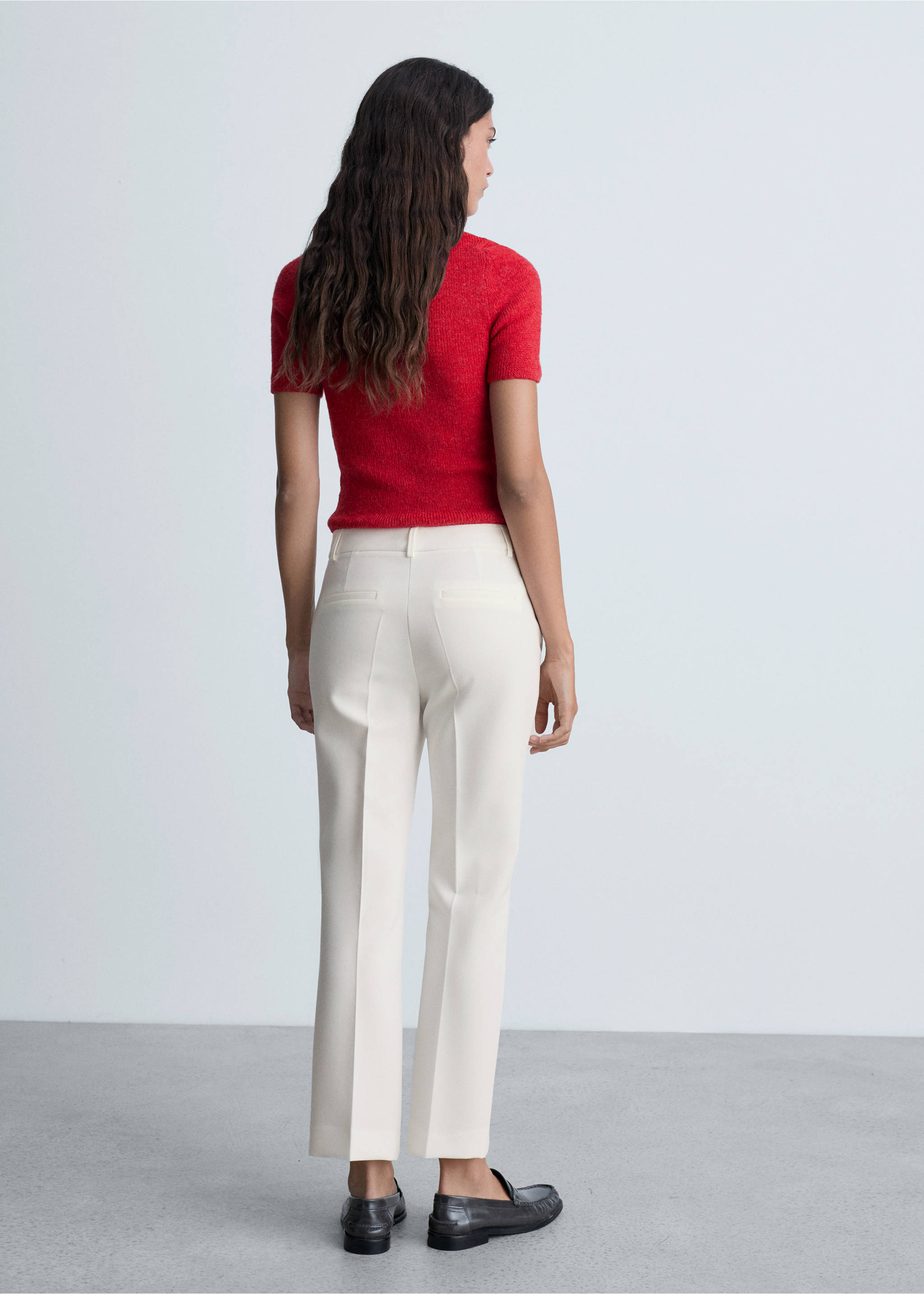 Straight-fit pleated trousers - Reverse of the article, White. Ref: 77090642-00.