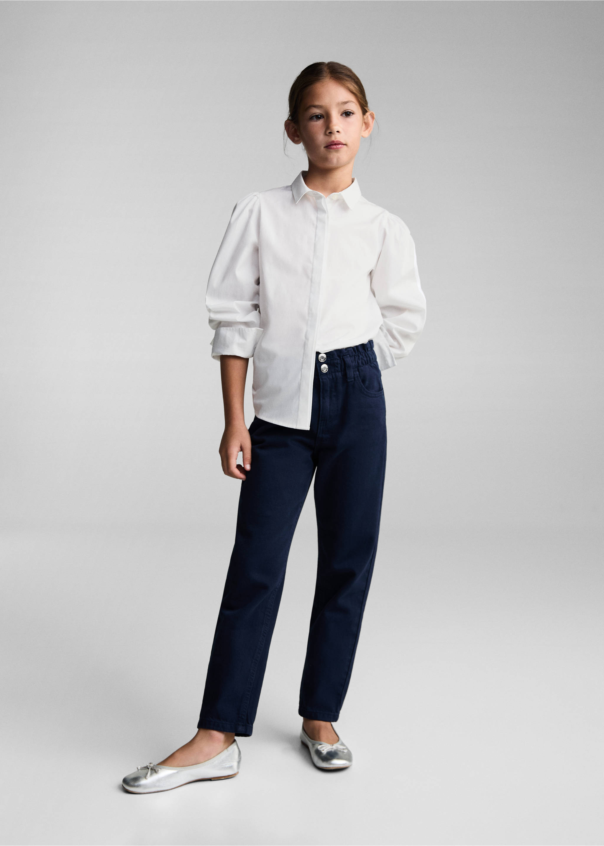 Košile s knoflíkem u krku - Celkový náhled, Bílá. Ref: 77091506-00.