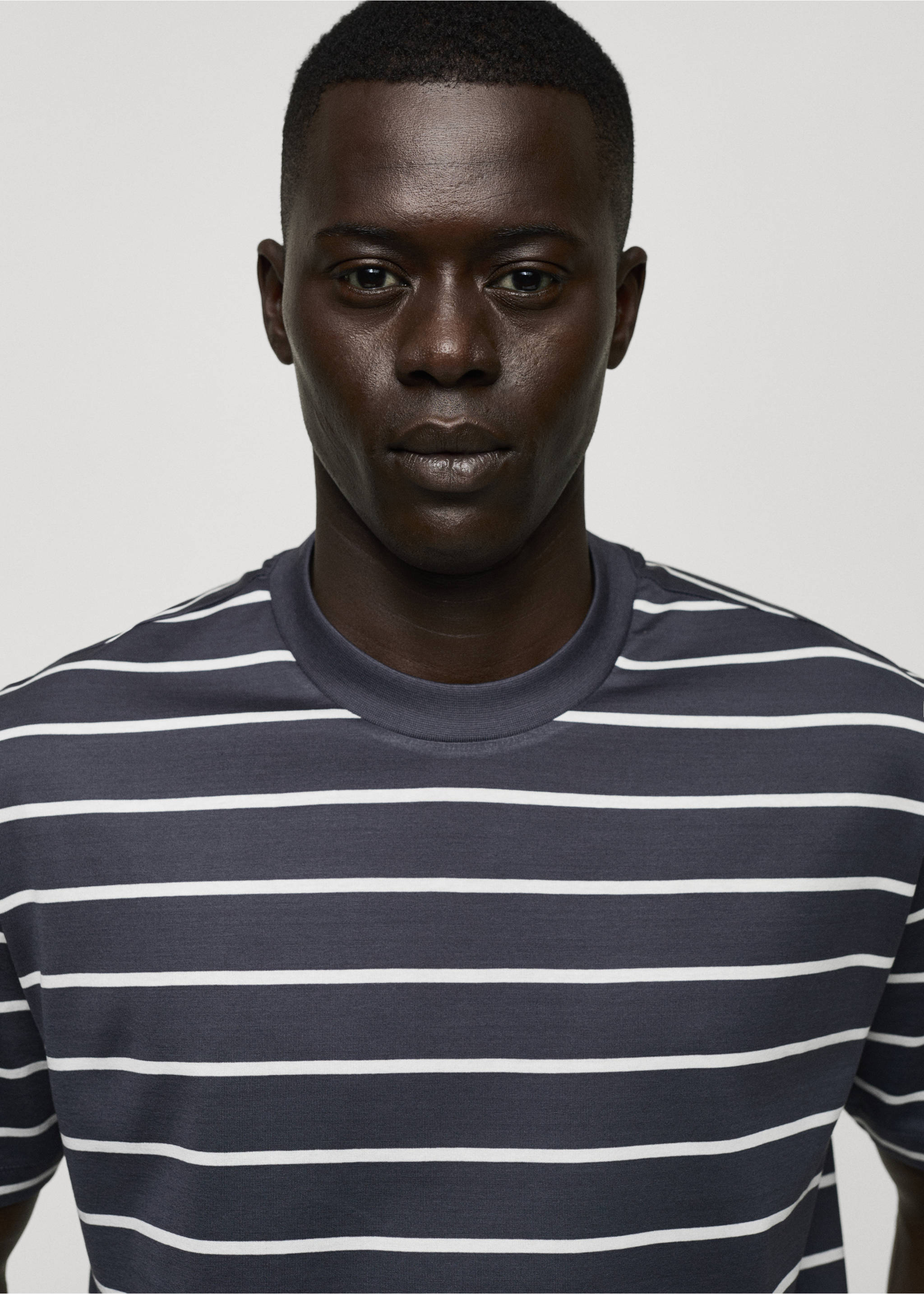 Striped cotton T-shirt - Details of the article 1, Dark Navy. Ref: 77092537-00.