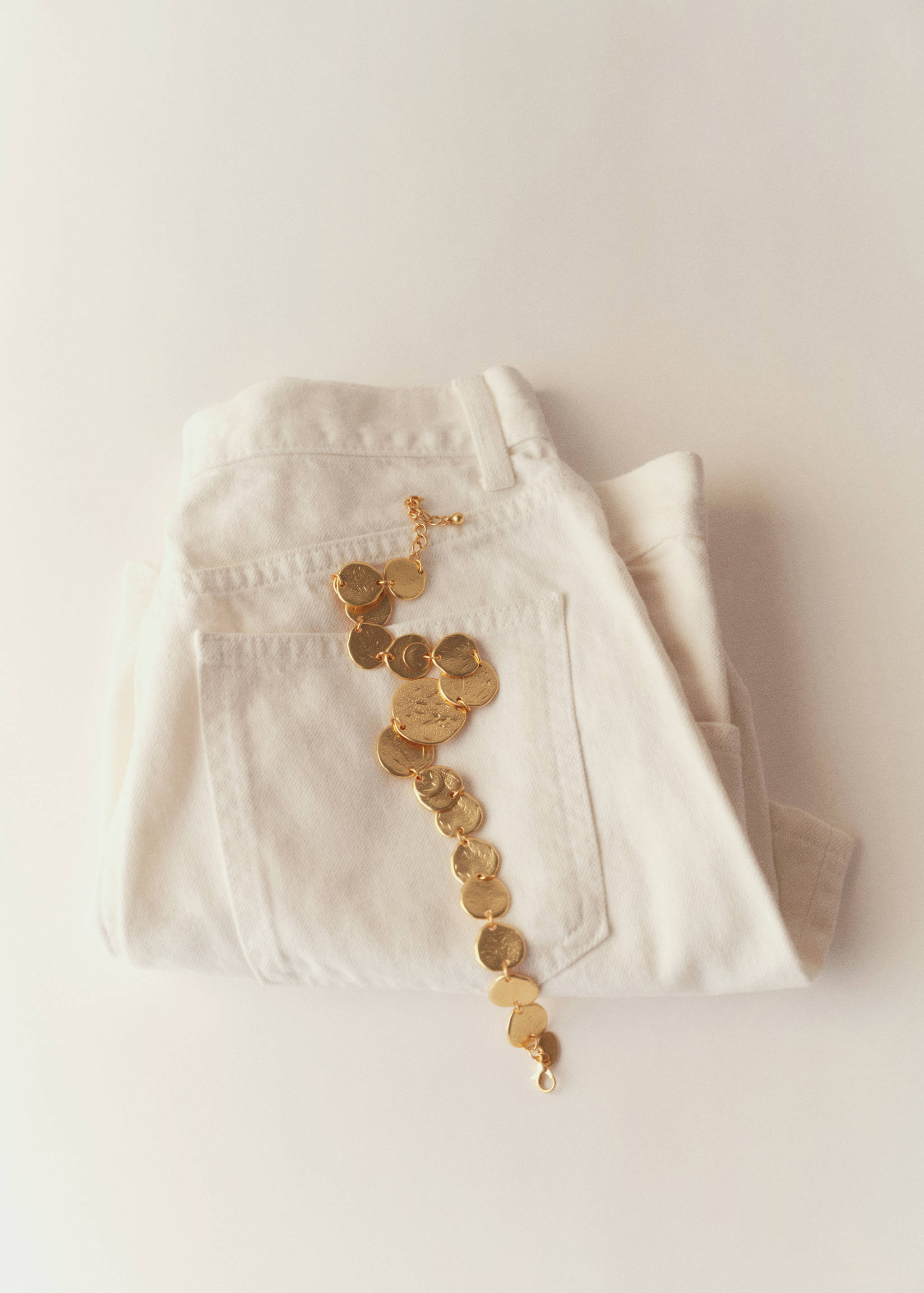 Coin charm necklace - Details of the article 7