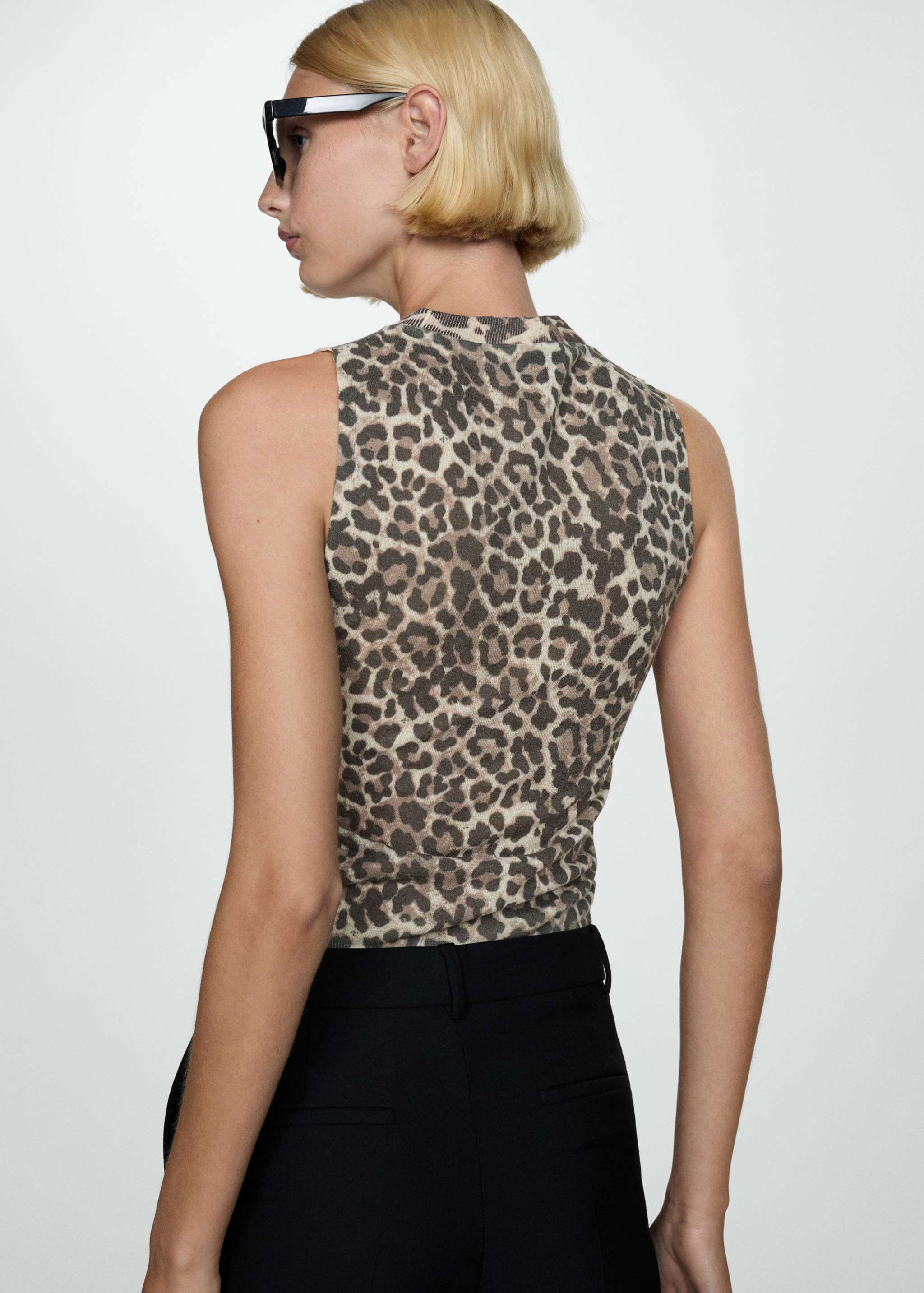 Leopard-print knitted top - Reverse of the article