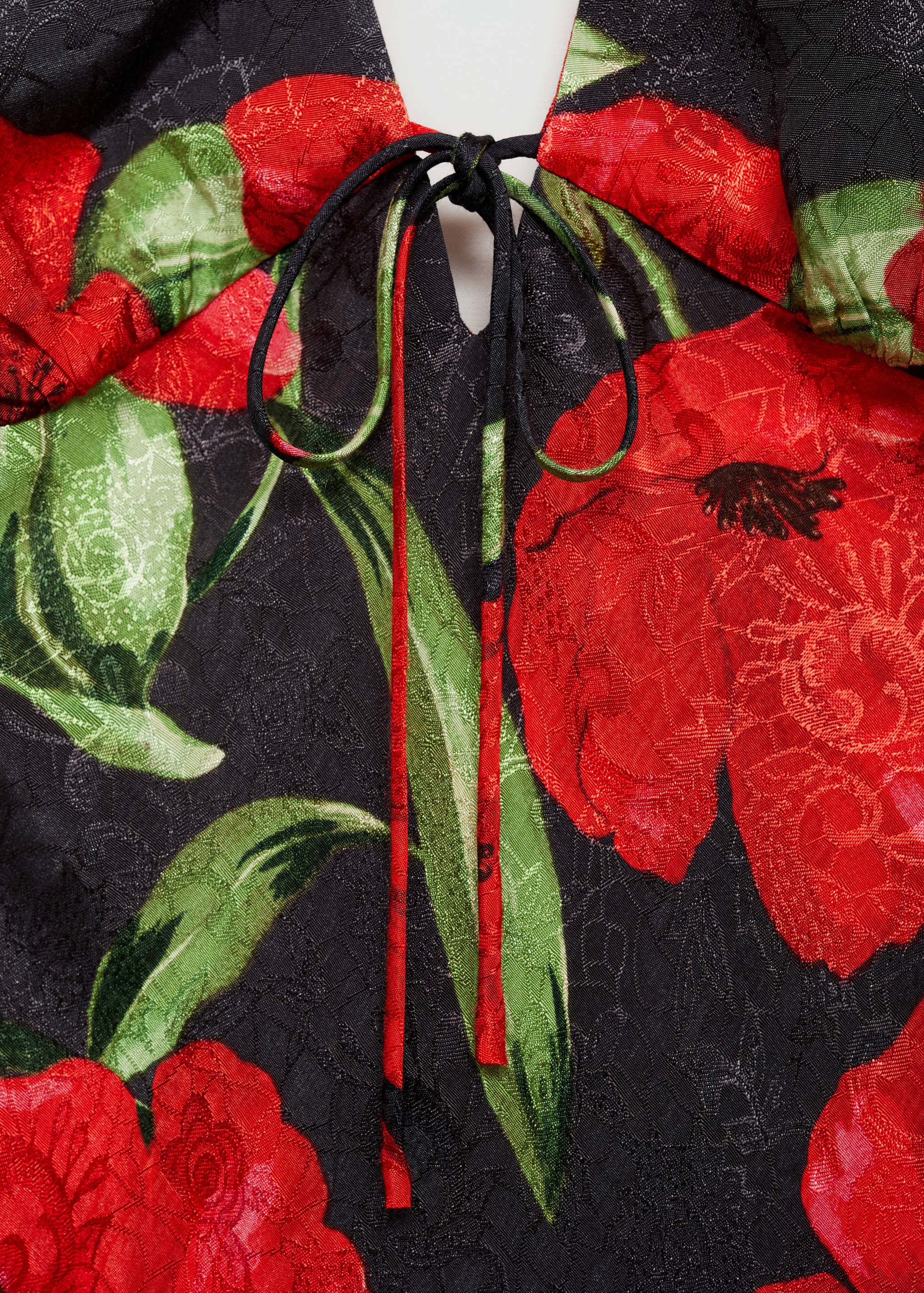 Vestido com gola halter às flores - Pormenor do artigo 8