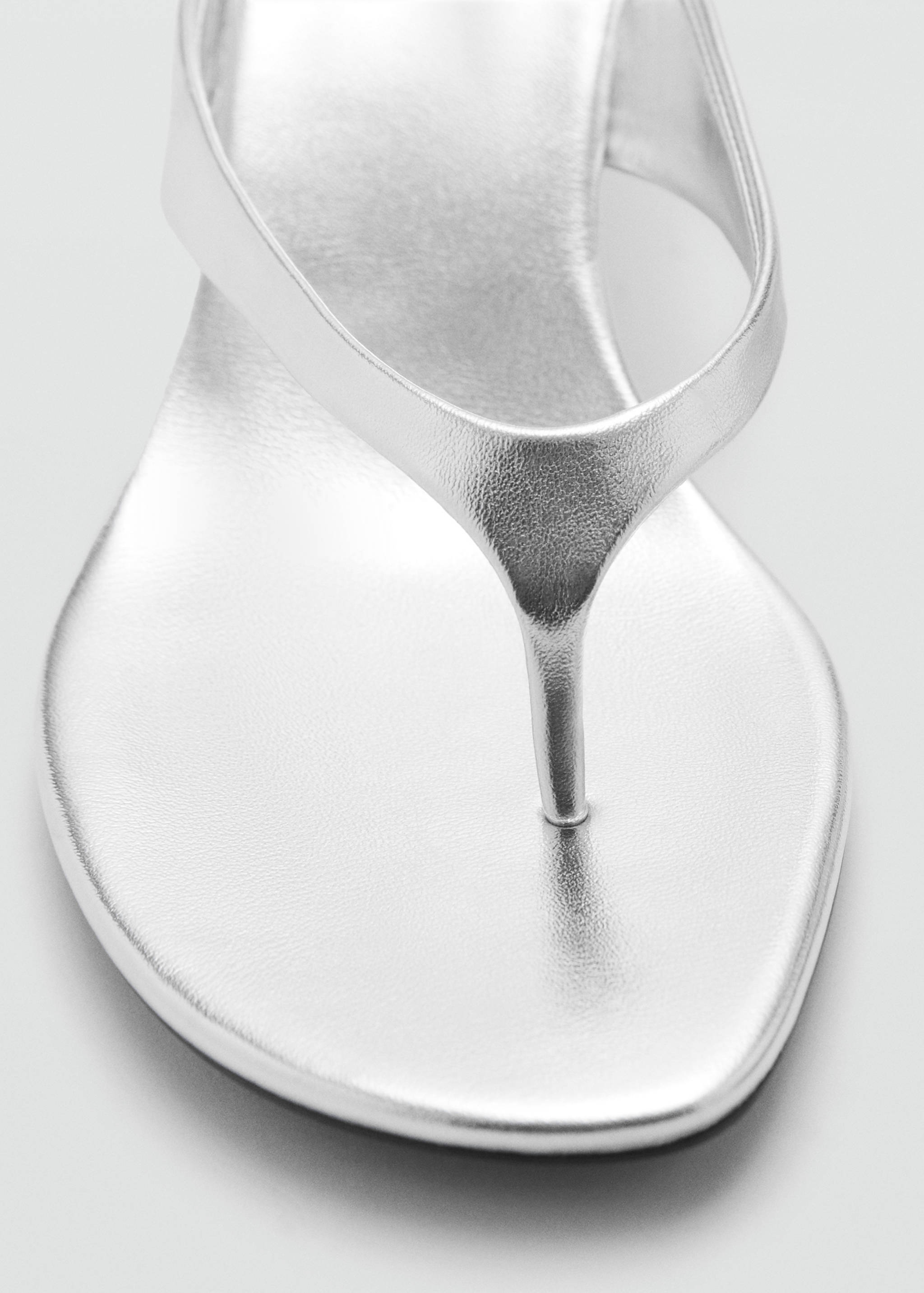 Metallic heel sandals - Details of the article 2
