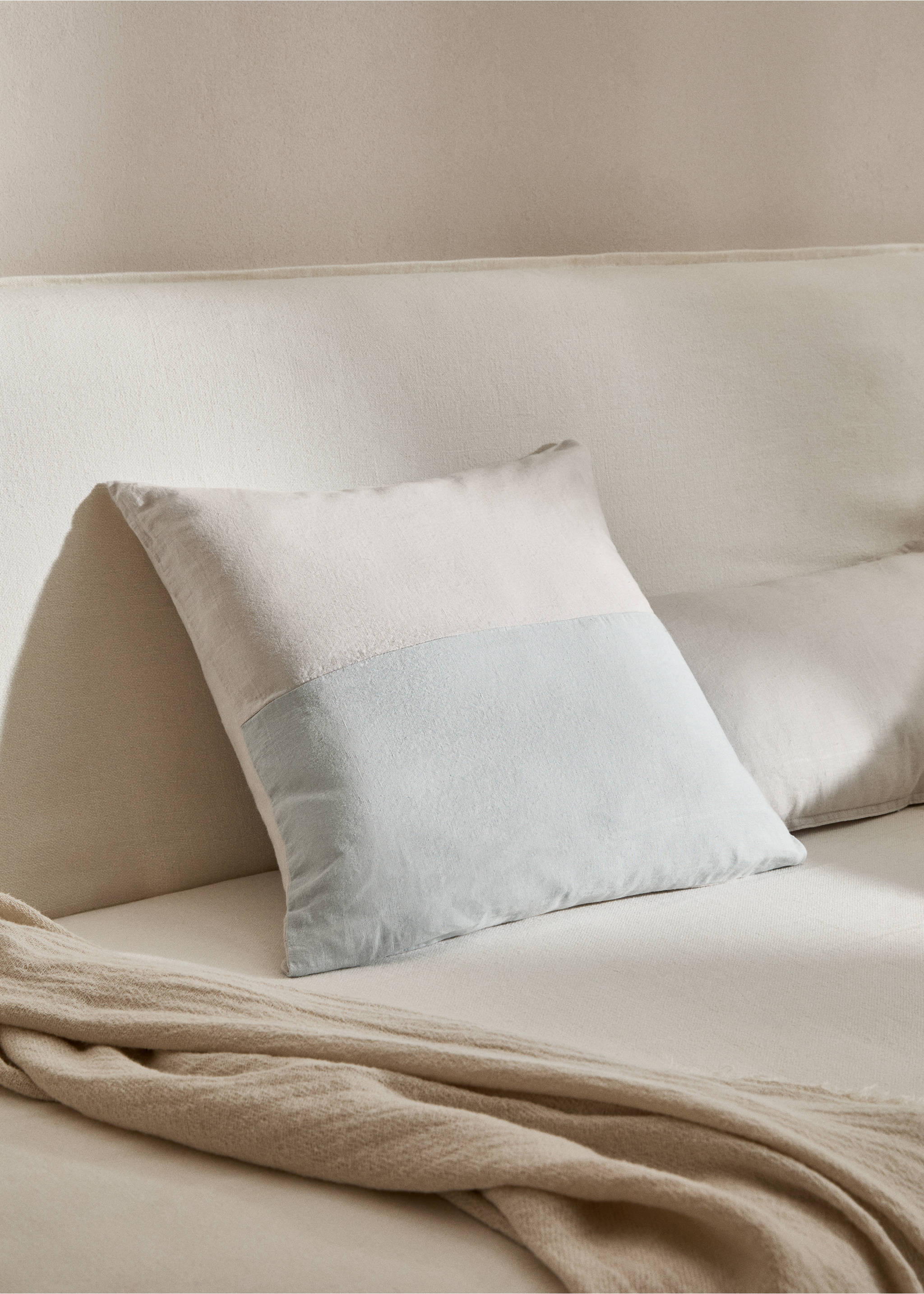 Linen two-tone cushion case - General plane, Aqua Green. Ref: 77093275-00.