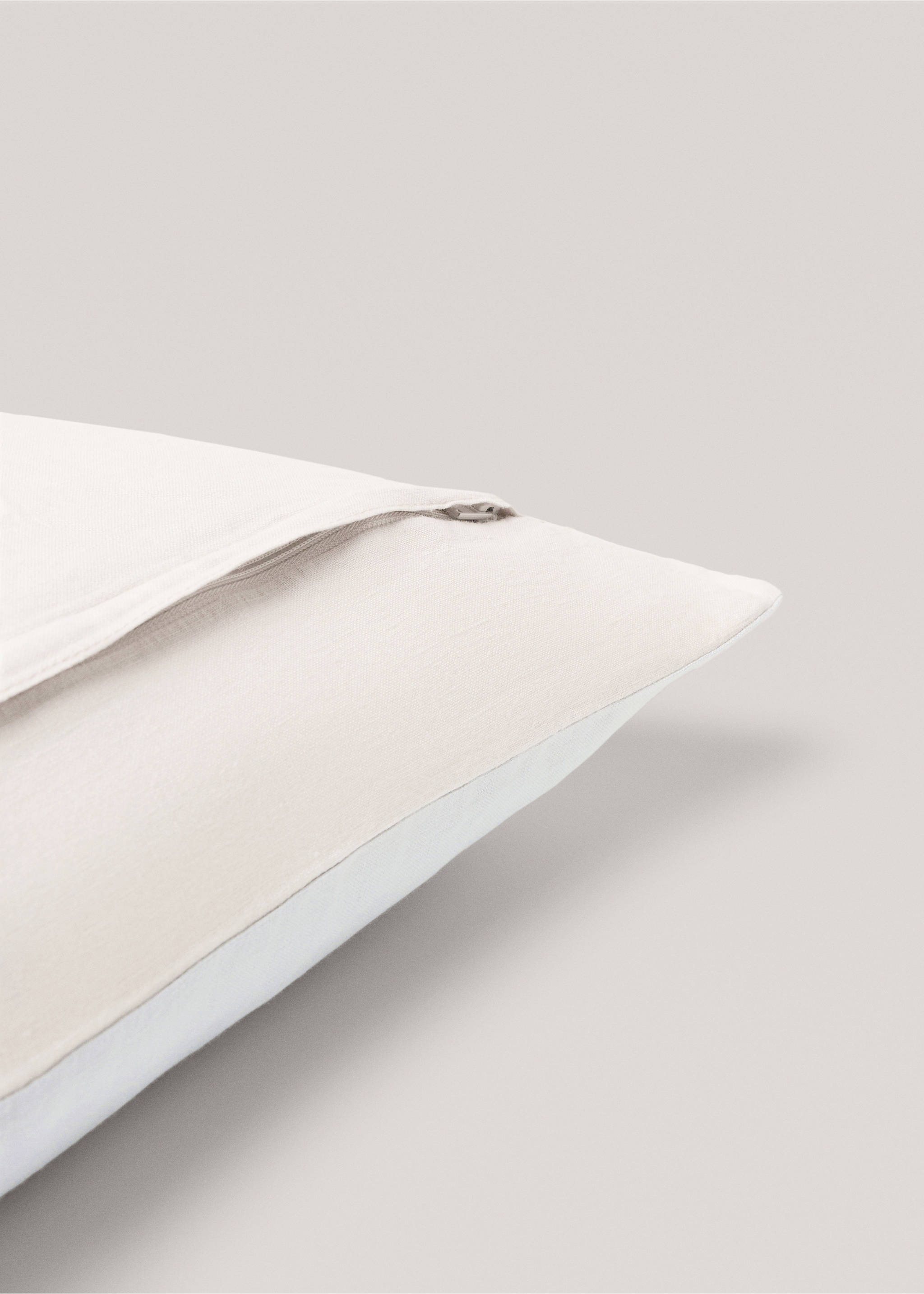 Linen two-tone cushion case - Details of the article 4, Aqua Green. Ref: 77093275-00.