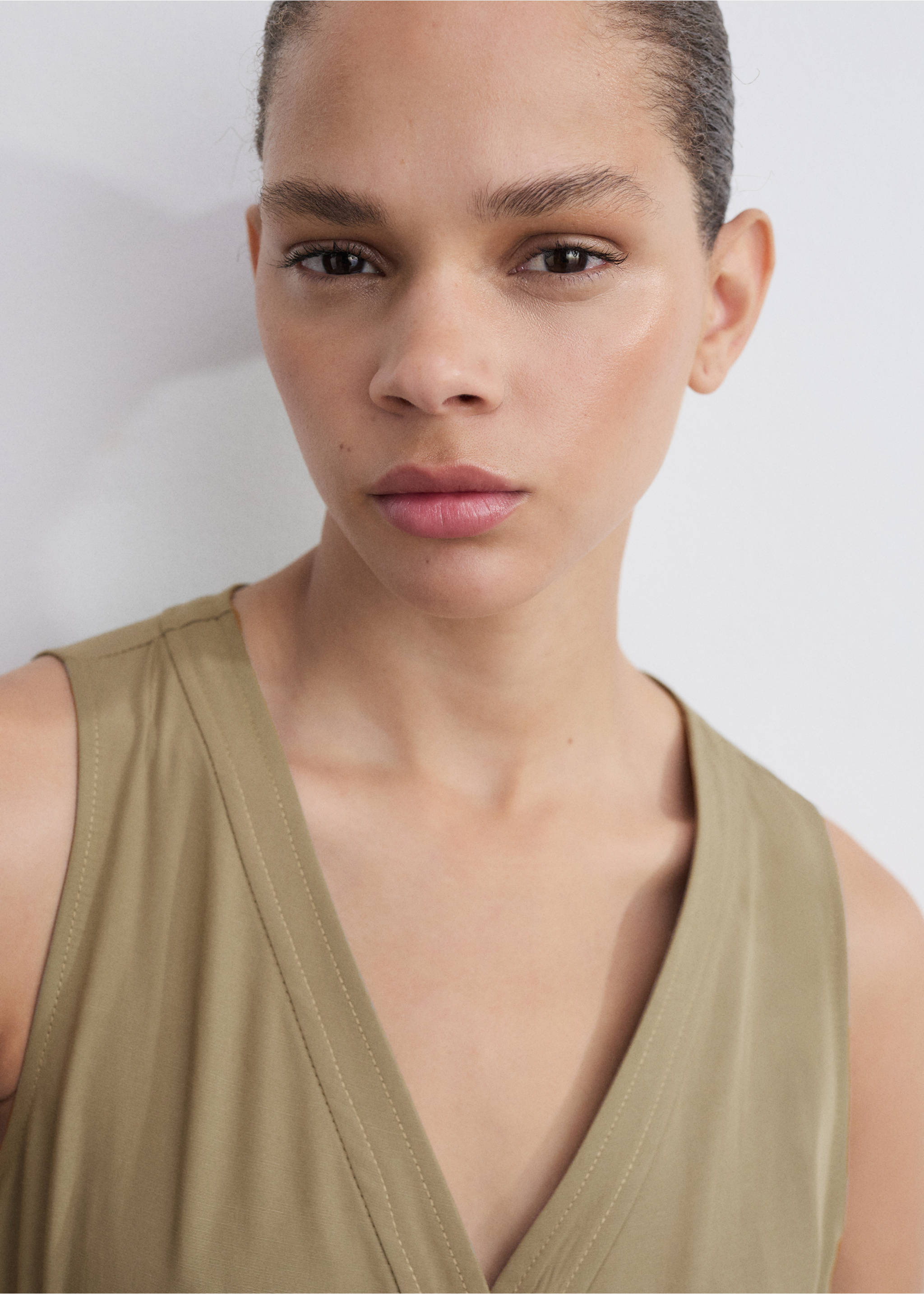 Combinaison Lyocell ceinture - Détail de l'article 1, Kaki. Ref: 77093280-00.